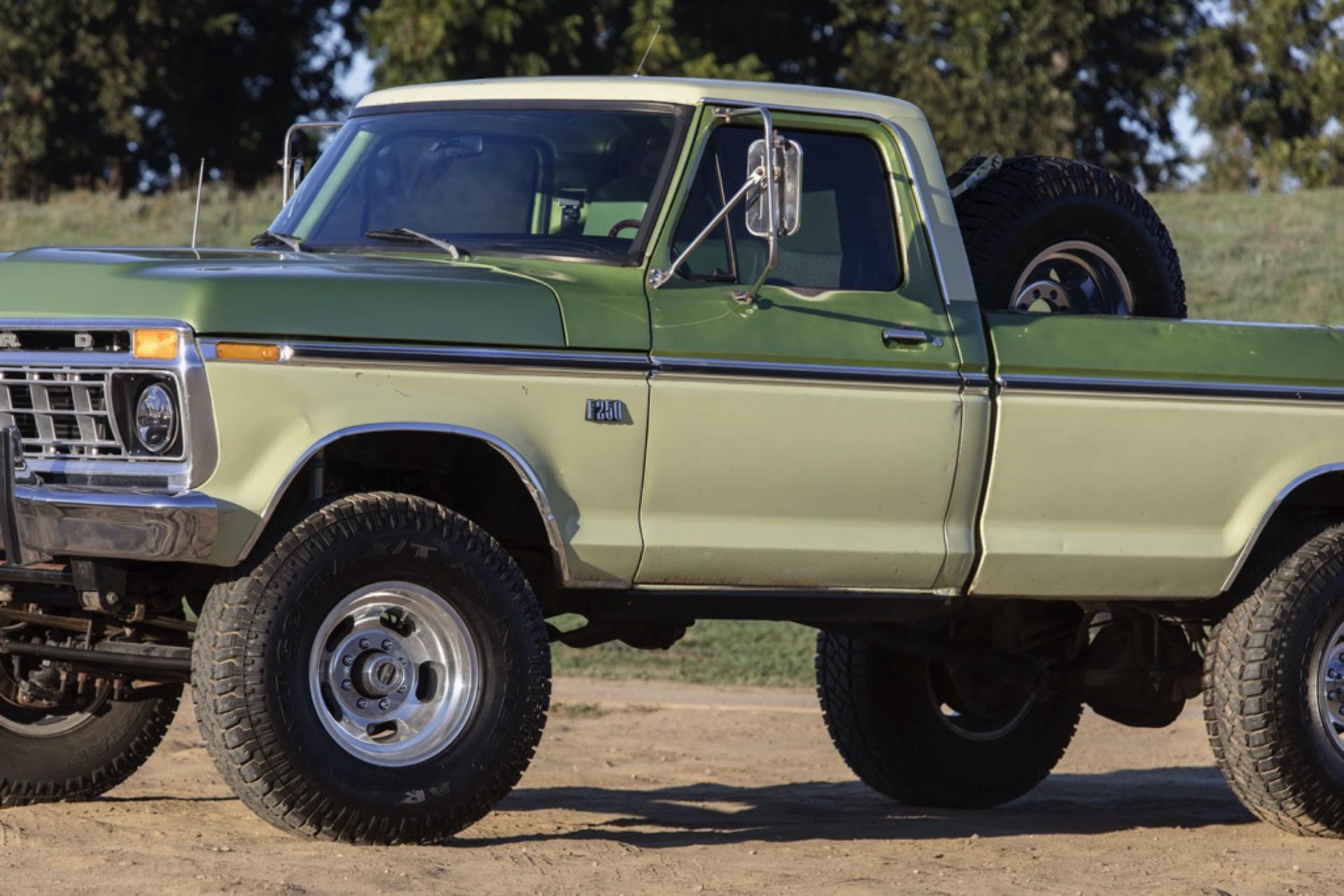 7.3L Turbo Diesel-Powered 1975 Ford F-250 4×4
