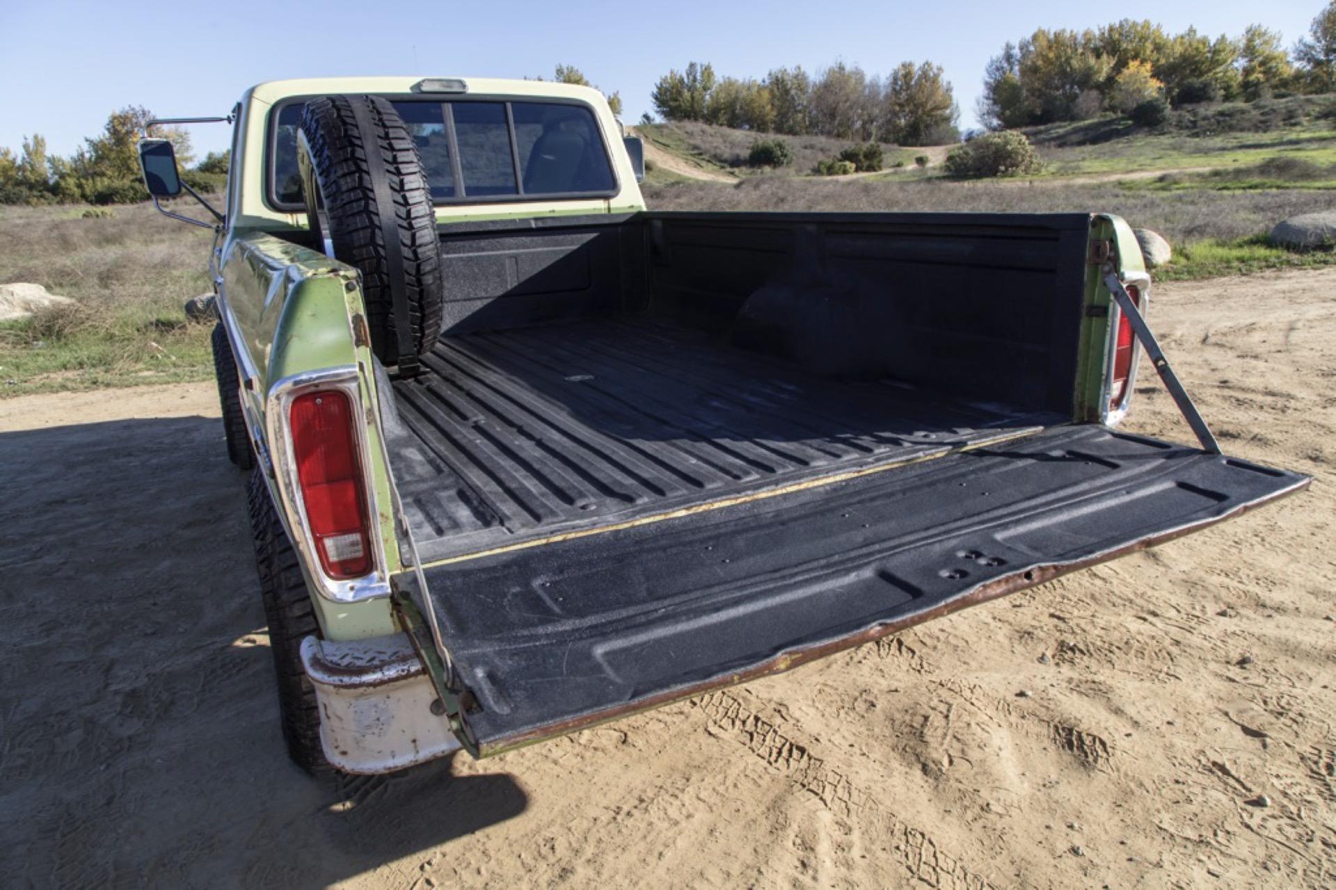 7.3L Turbo Diesel-Powered 1975 Ford F-250 4×4