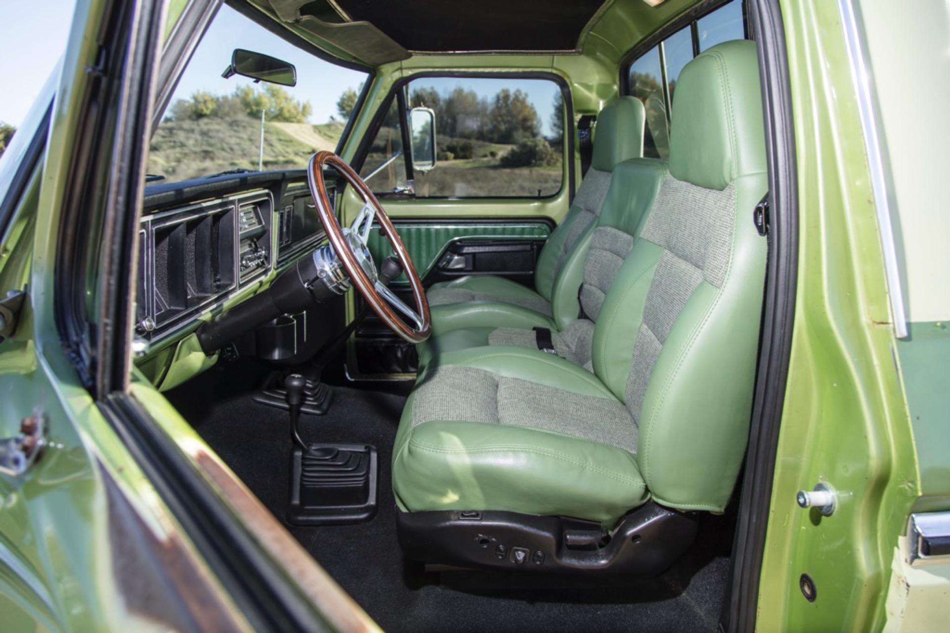 7.3L Turbo Diesel-Powered 1975 Ford F-250 4×4