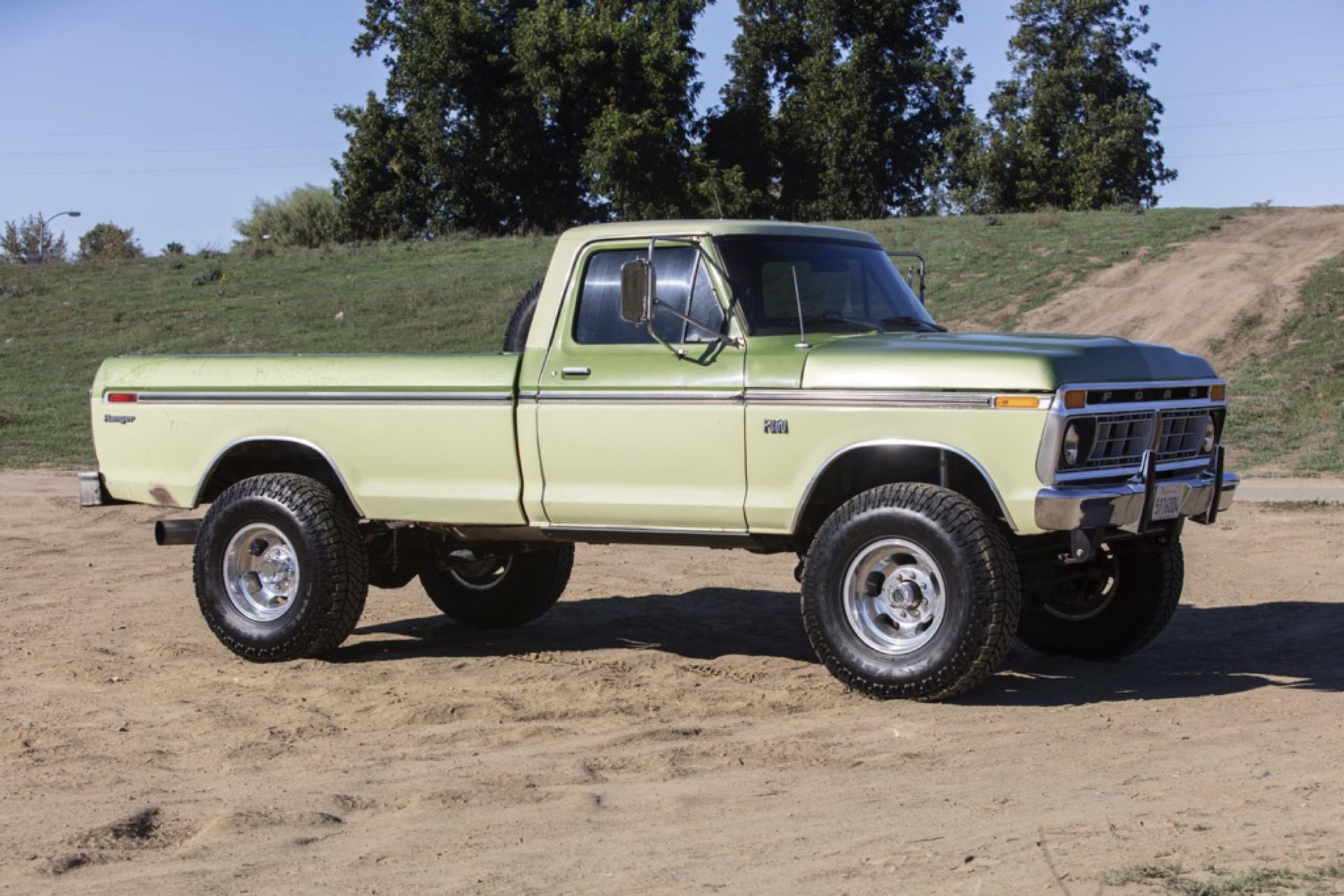 7.3L Turbo Diesel-Powered 1975 Ford F-250 4×4