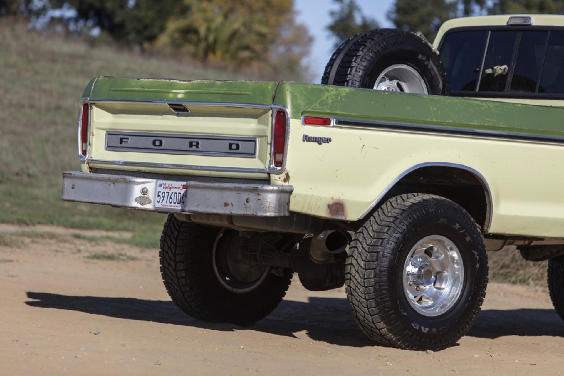 7.3L Turbo Diesel-Powered 1975 Ford F-250 4×4