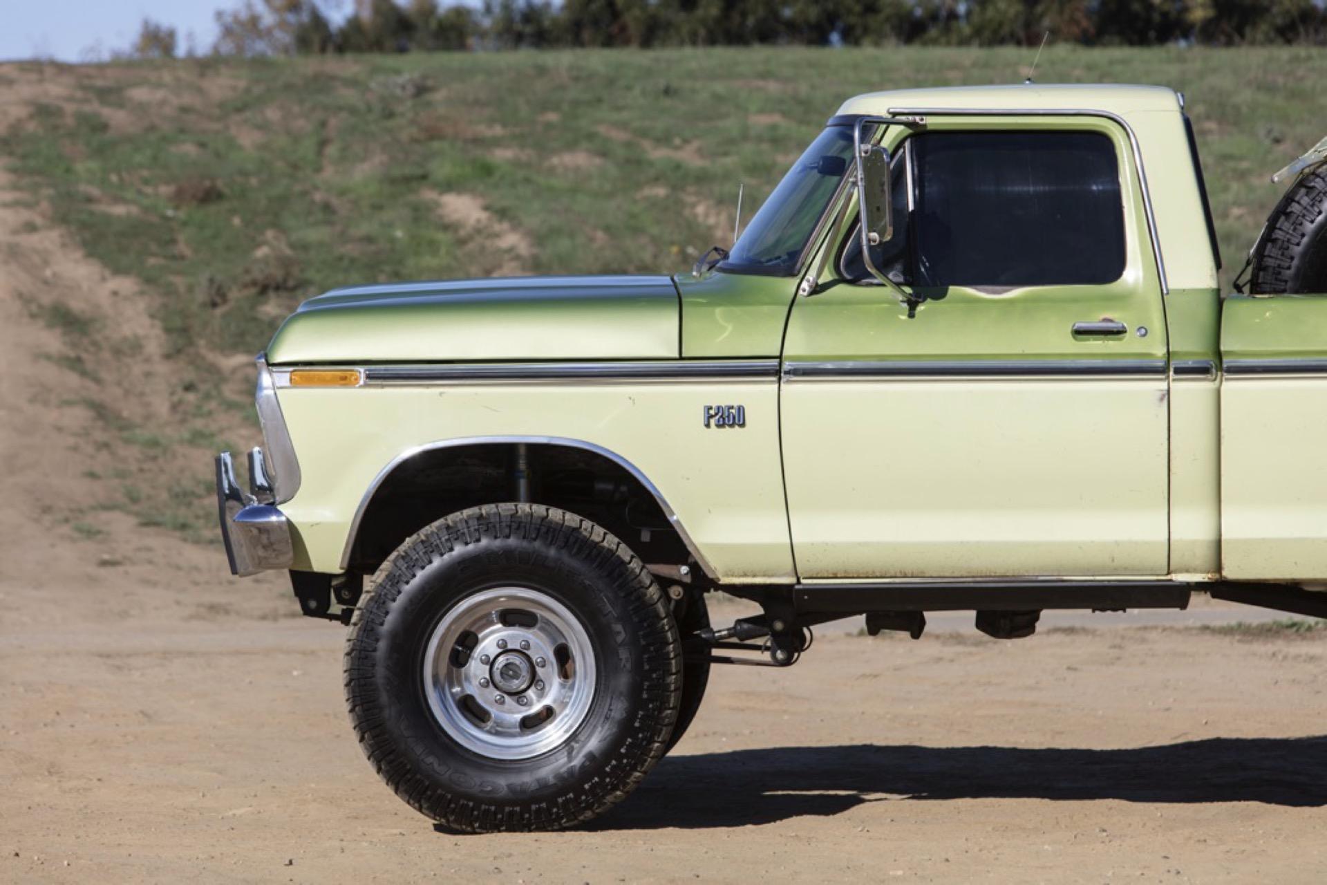 7.3L Turbo Diesel-Powered 1975 Ford F-250 4×4