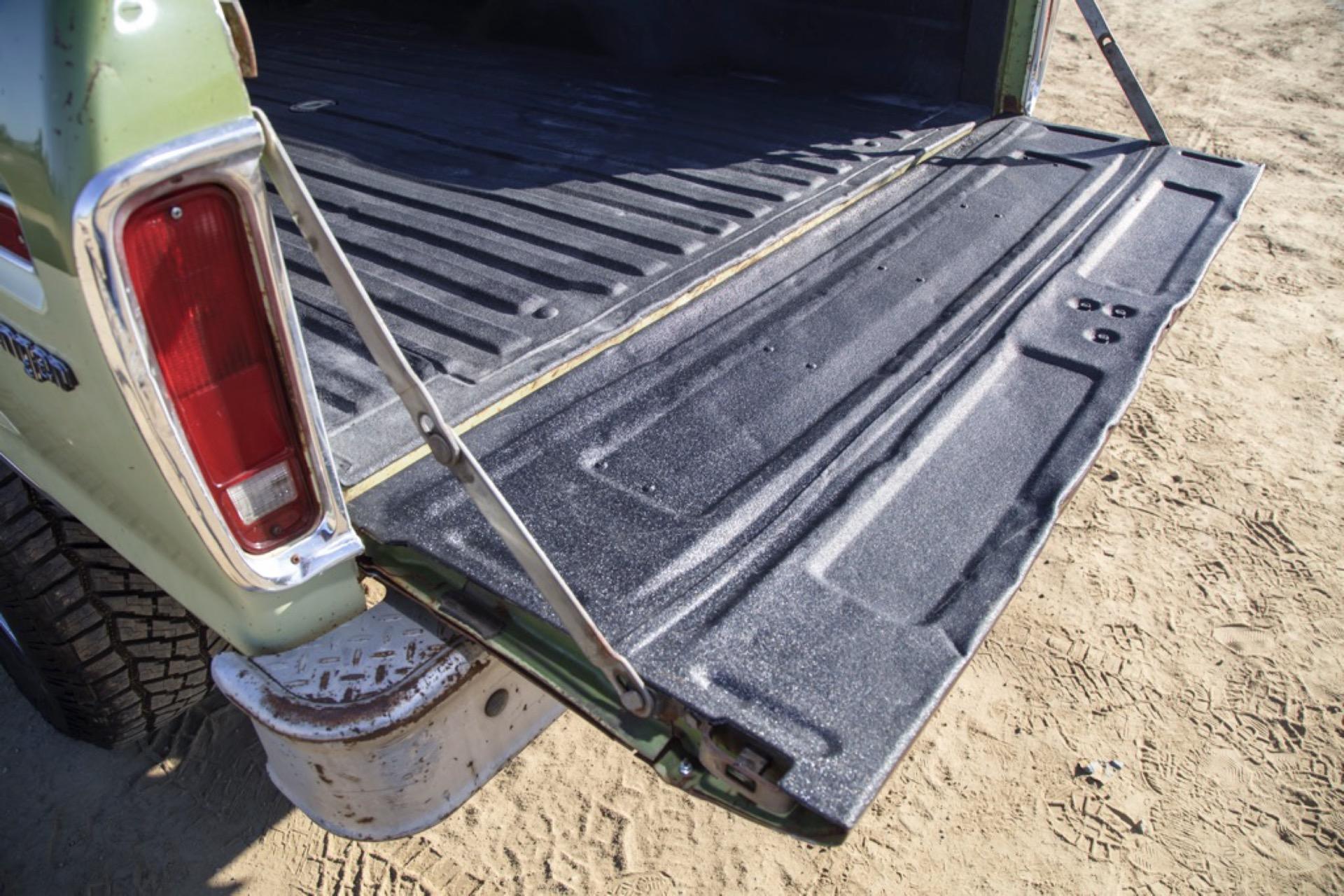 7.3L Turbo Diesel-Powered 1975 Ford F-250 4×4