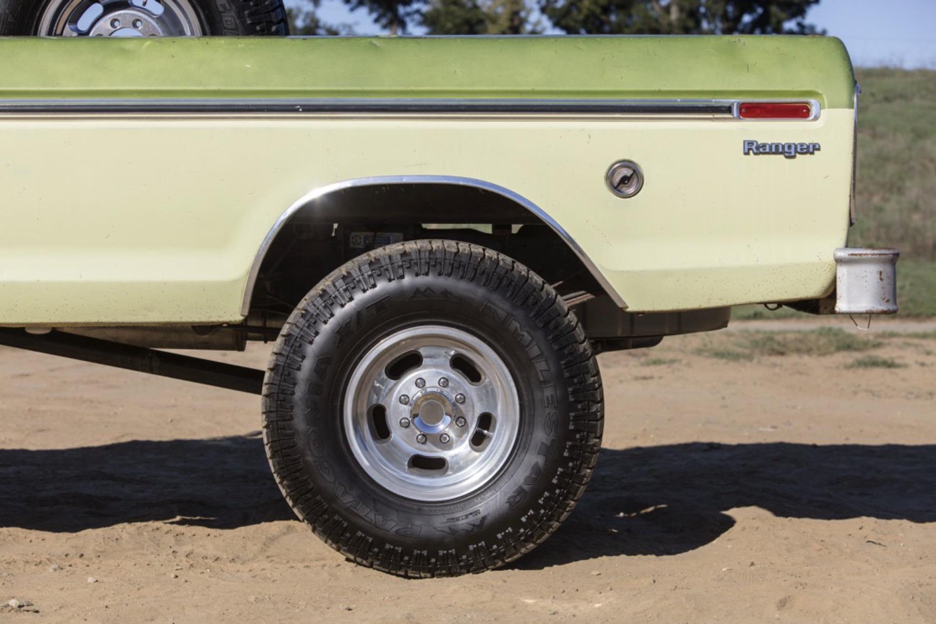 7.3L Turbo Diesel-Powered 1975 Ford F-250 4×4