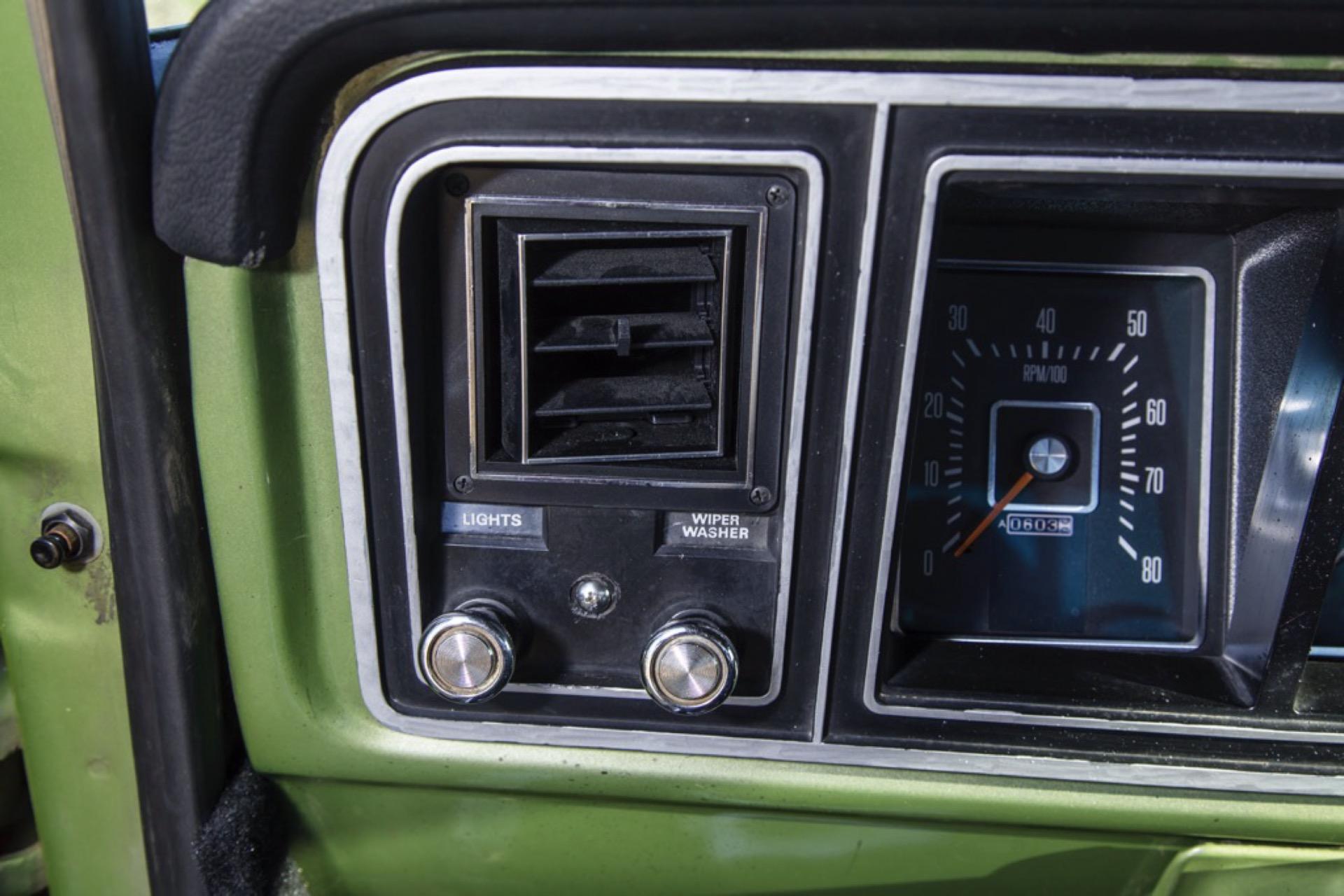 7.3L Turbo Diesel-Powered 1975 Ford F-250 4×4