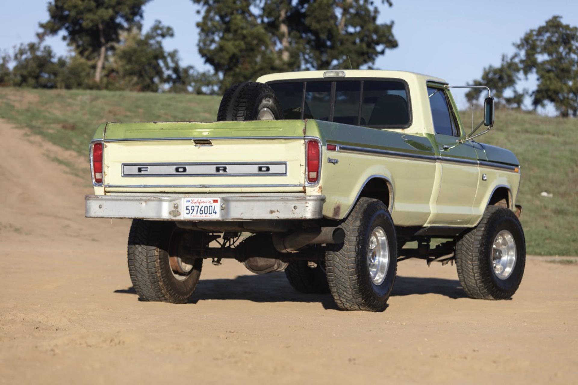 7.3L Turbo Diesel-Powered 1975 Ford F-250 4×4