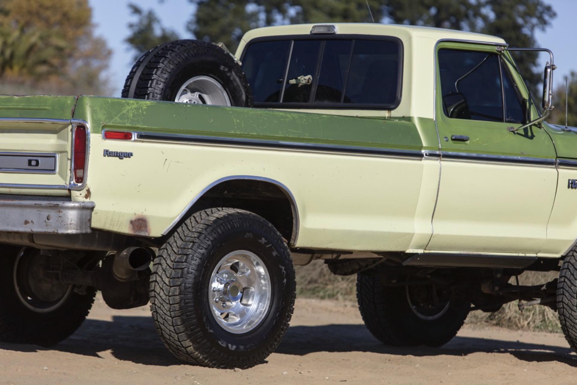 7.3L Turbo Diesel-Powered 1975 Ford F-250 4×4