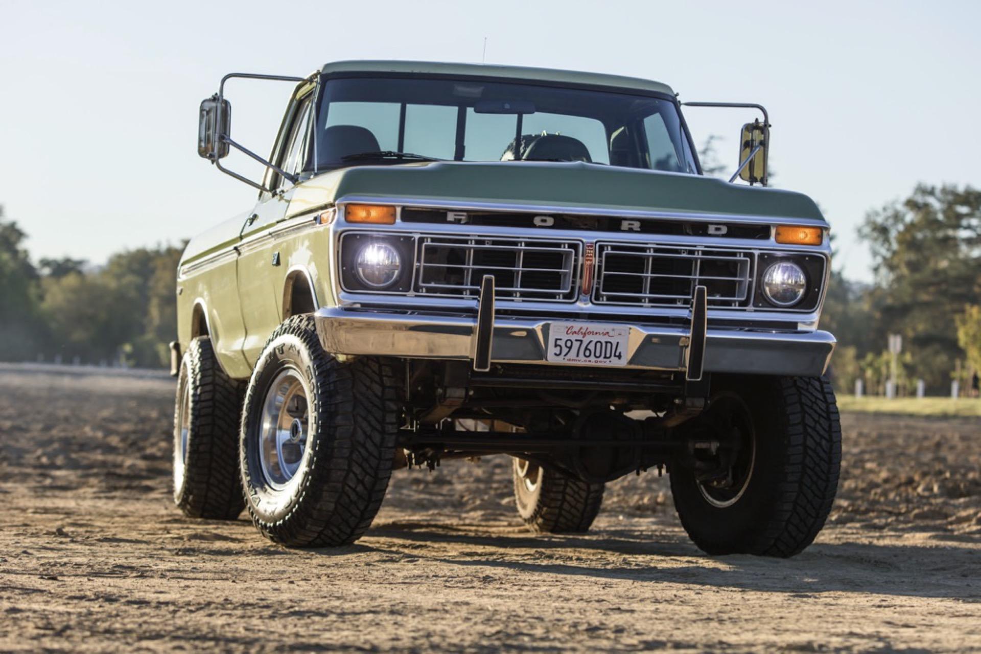 7.3L Turbo Diesel-Powered 1975 Ford F-250 4×4