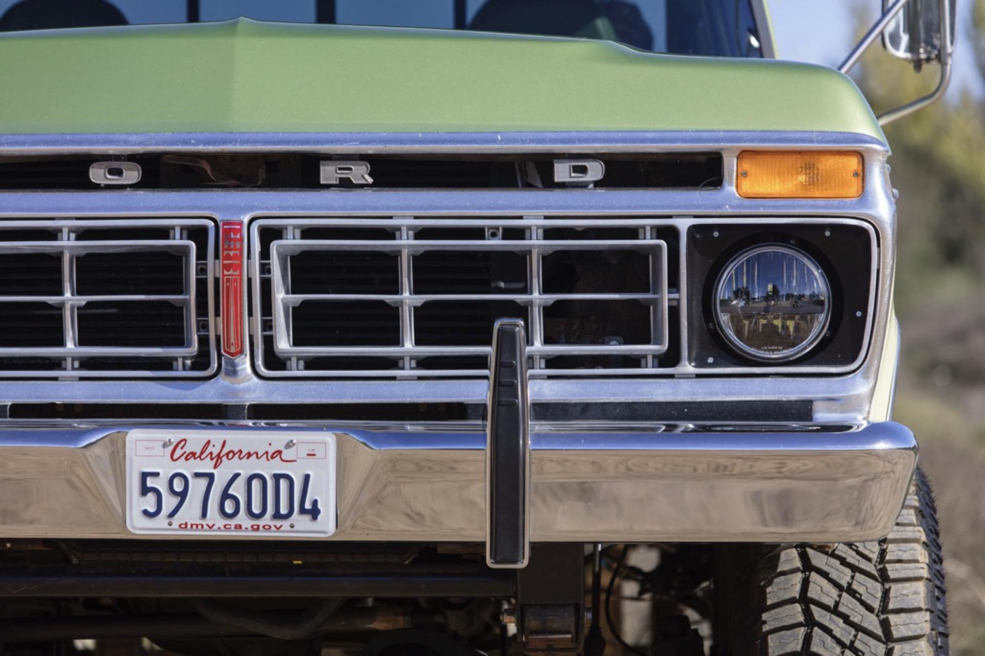 7.3L Turbo Diesel-Powered 1975 Ford F-250 4×4
