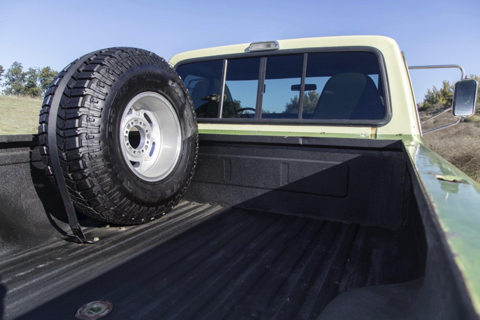 7.3L Turbo Diesel-Powered 1975 Ford F-250 4×4