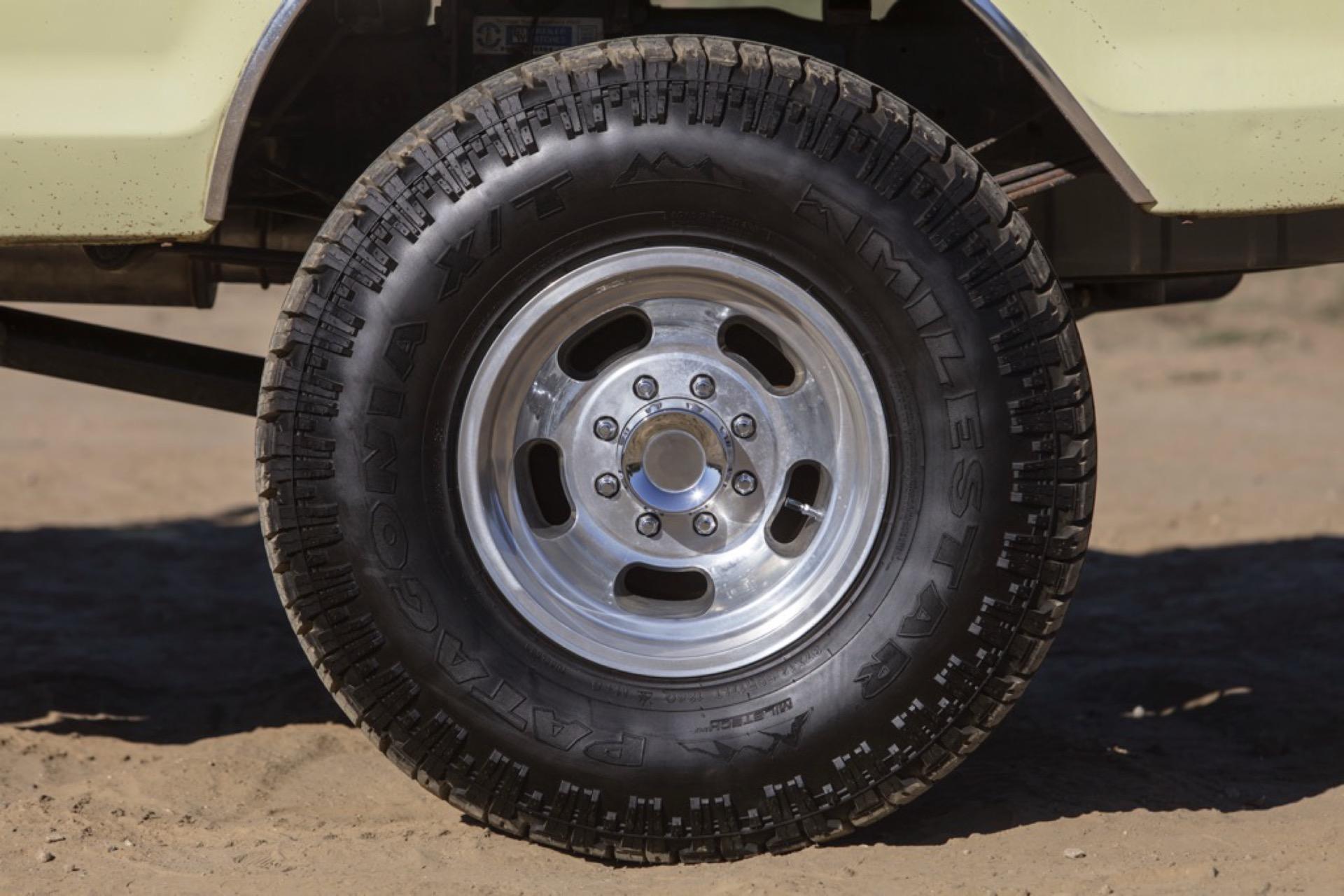 7.3L Turbo Diesel-Powered 1975 Ford F-250 4×4