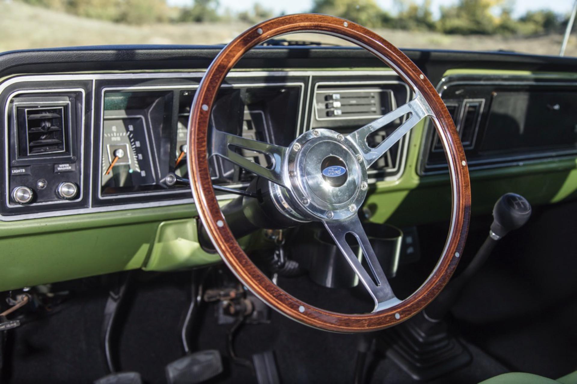 7.3L Turbo Diesel-Powered 1975 Ford F-250 4×4