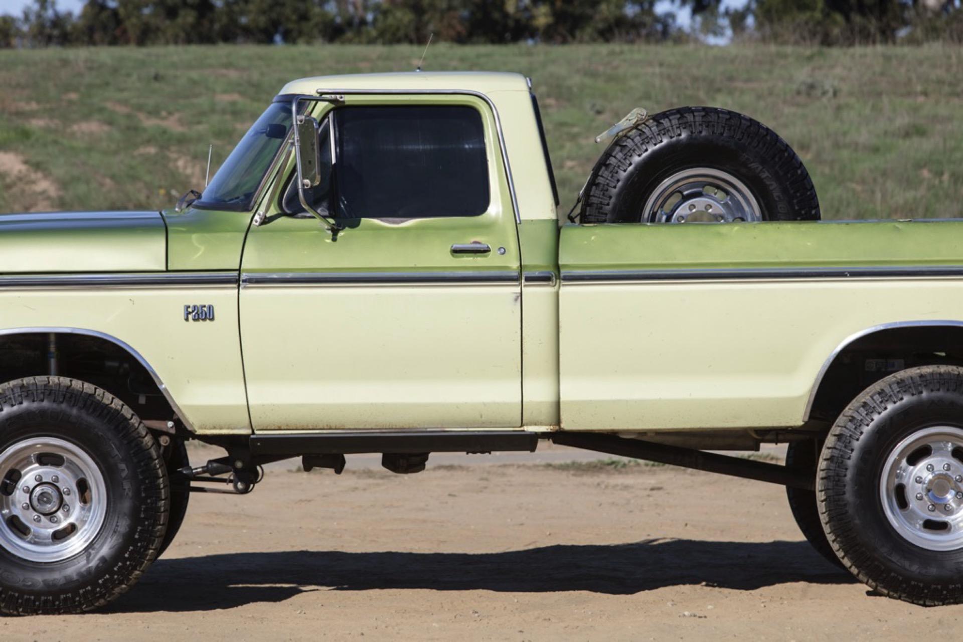 7.3L Turbo Diesel-Powered 1975 Ford F-250 4×4