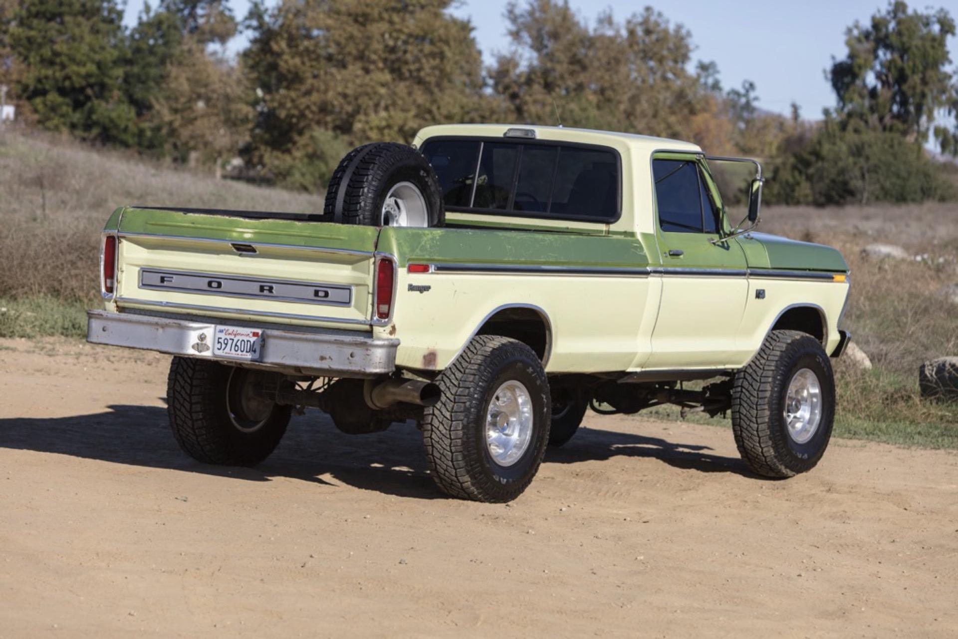 7.3L Turbo Diesel-Powered 1975 Ford F-250 4×4 - 4