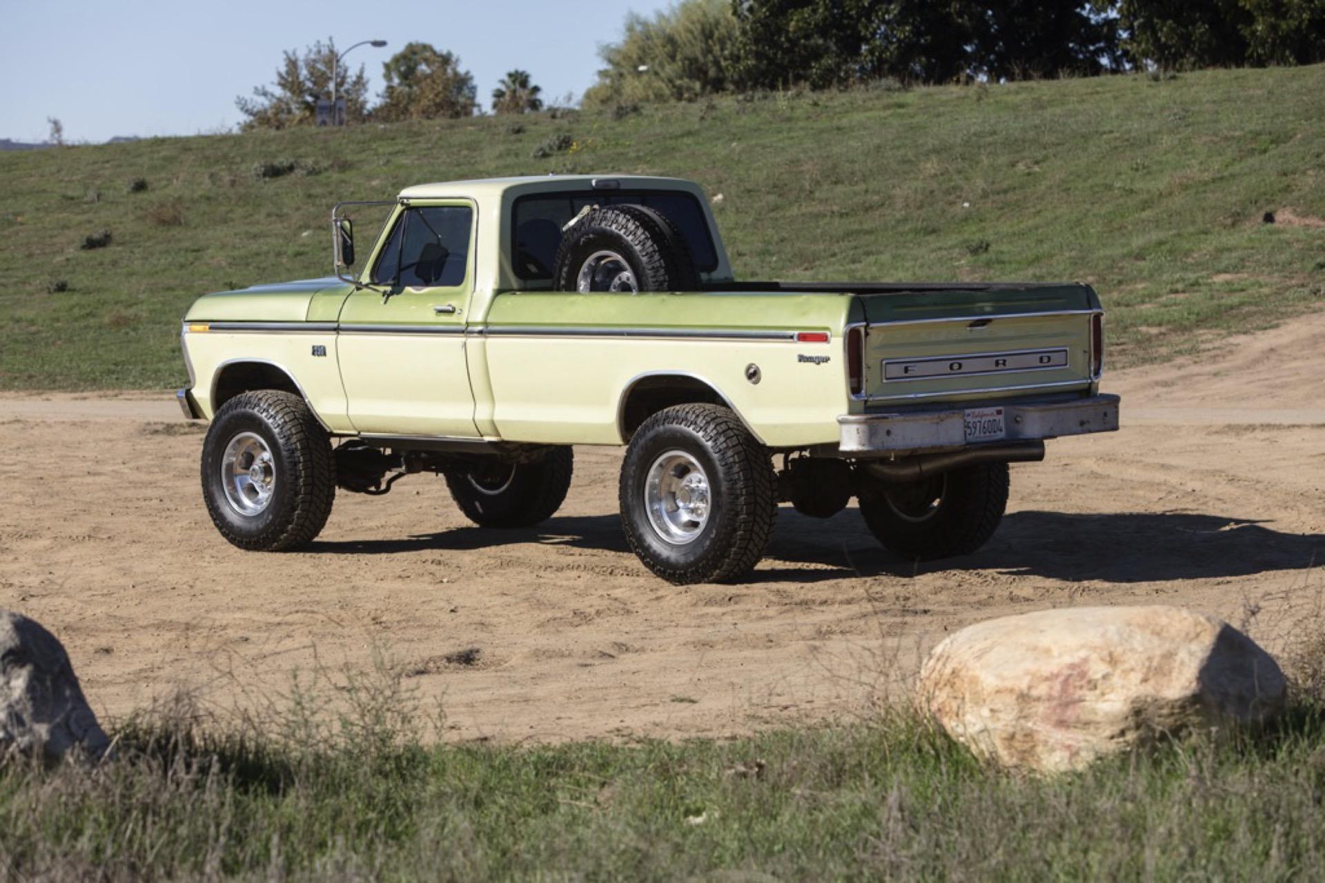 7.3L Turbo Diesel-Powered 1975 Ford F-250 4×4