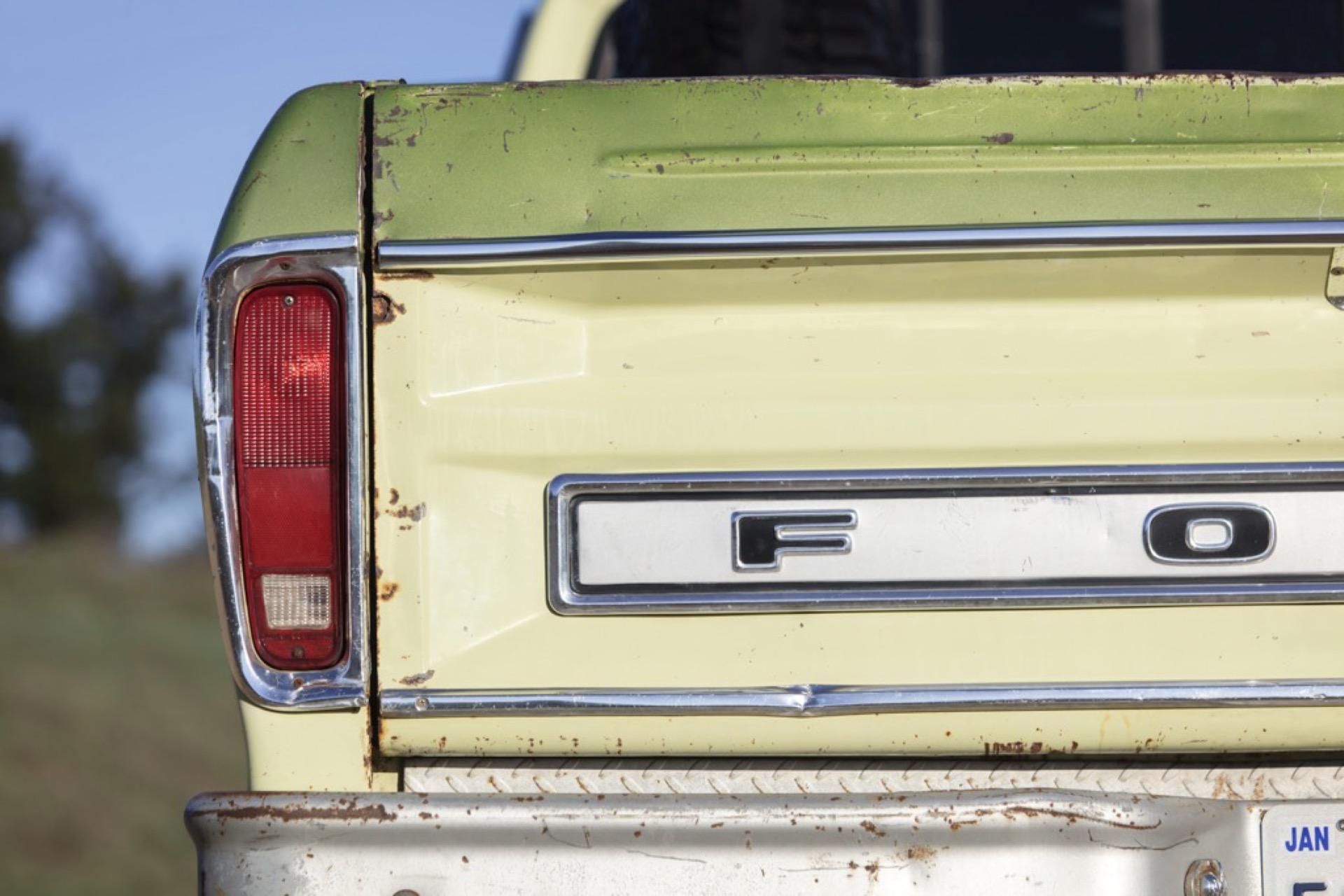 7.3L Turbo Diesel-Powered 1975 Ford F-250 4×4