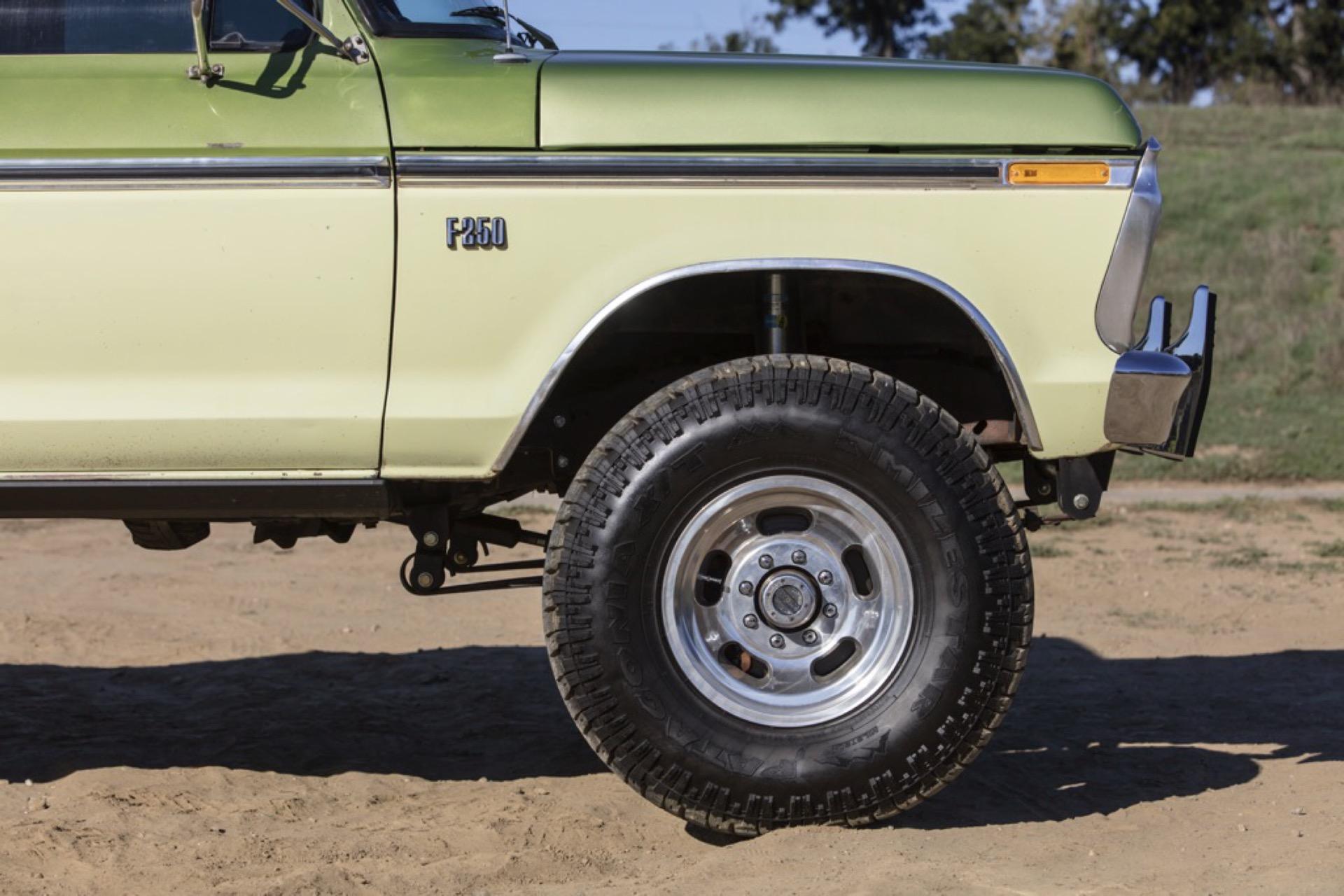 7.3L Turbo Diesel-Powered 1975 Ford F-250 4×4