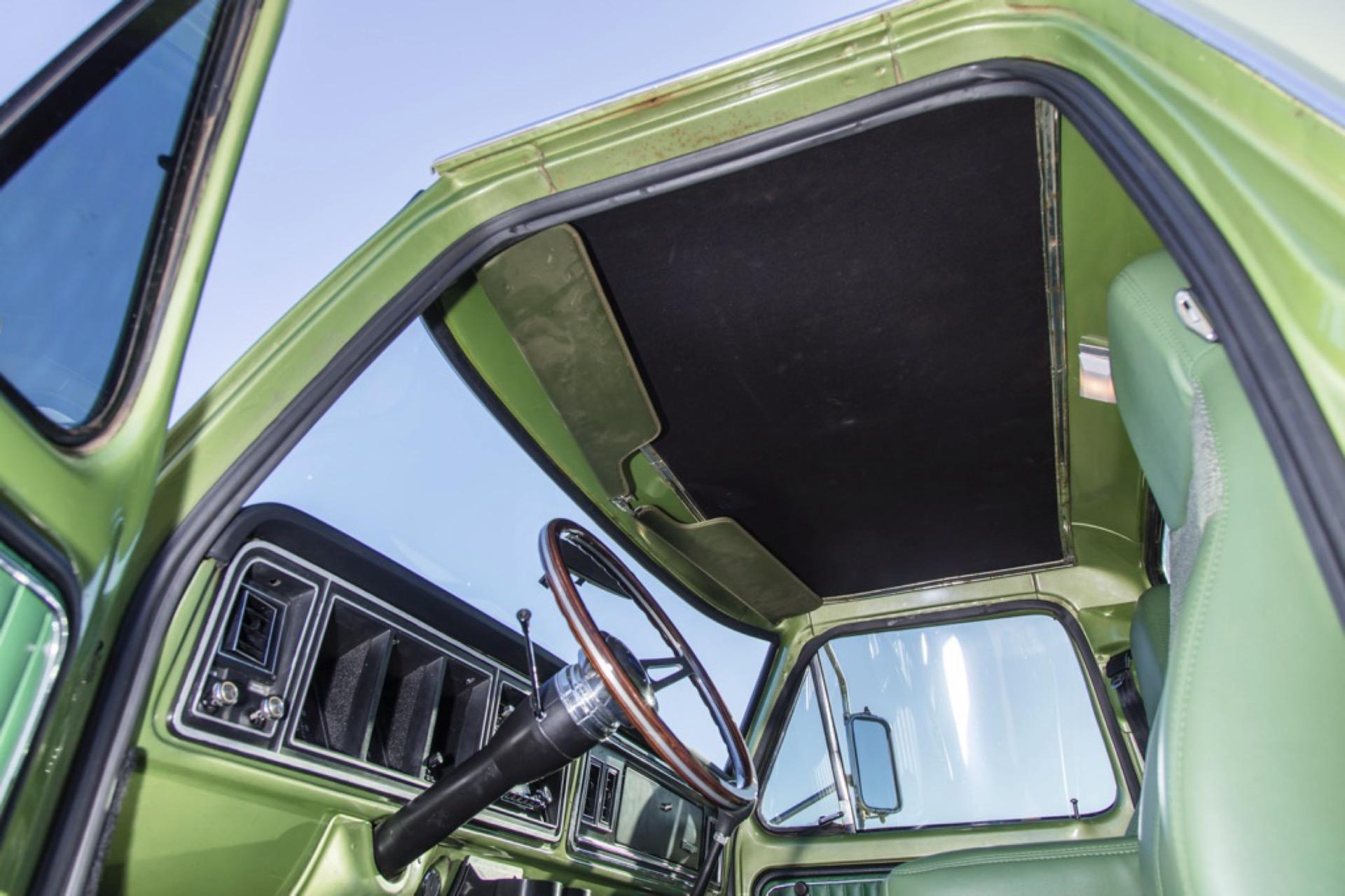 7.3L Turbo Diesel-Powered 1975 Ford F-250 4×4