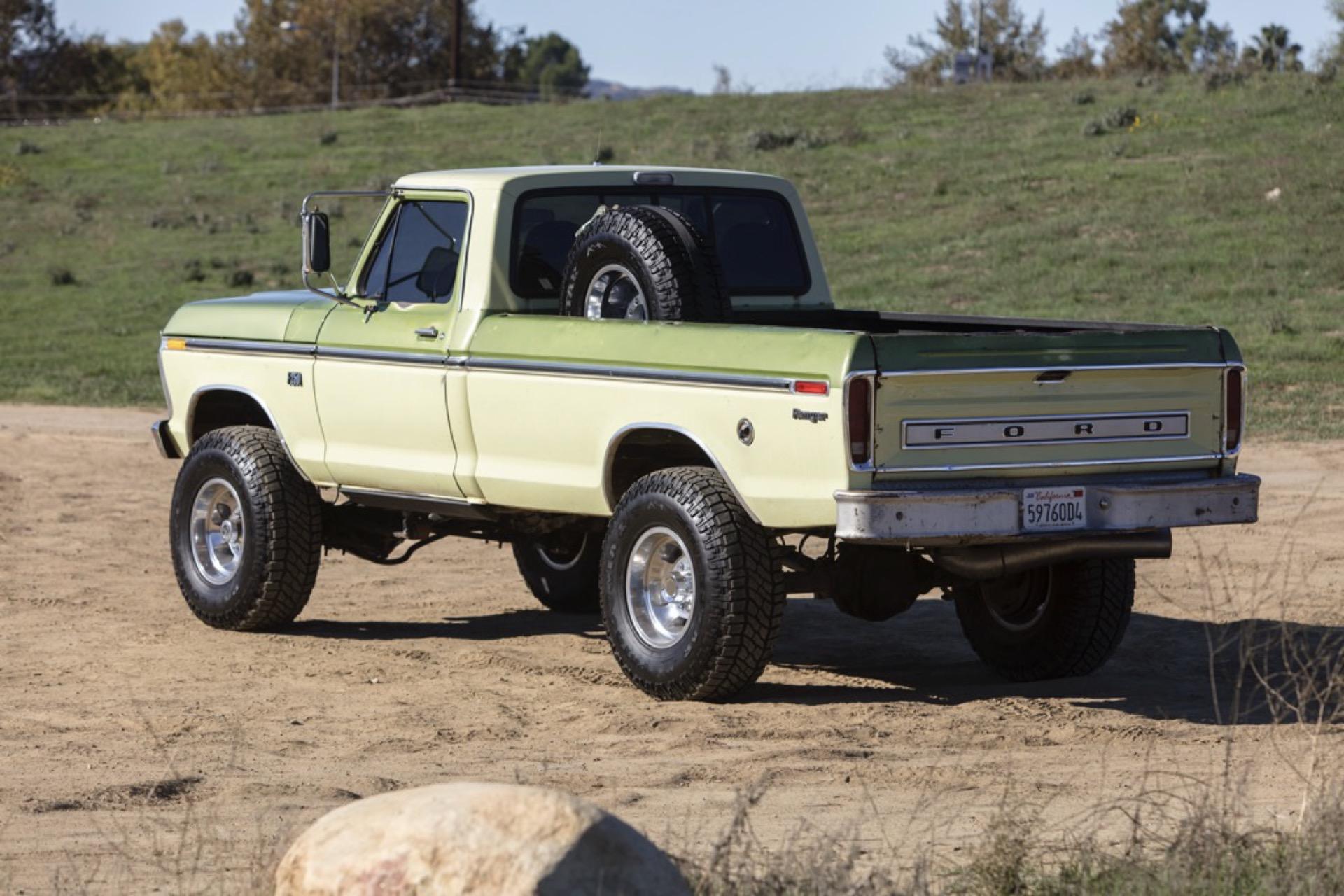 7.3L Turbo Diesel-Powered 1975 Ford F-250 4×4