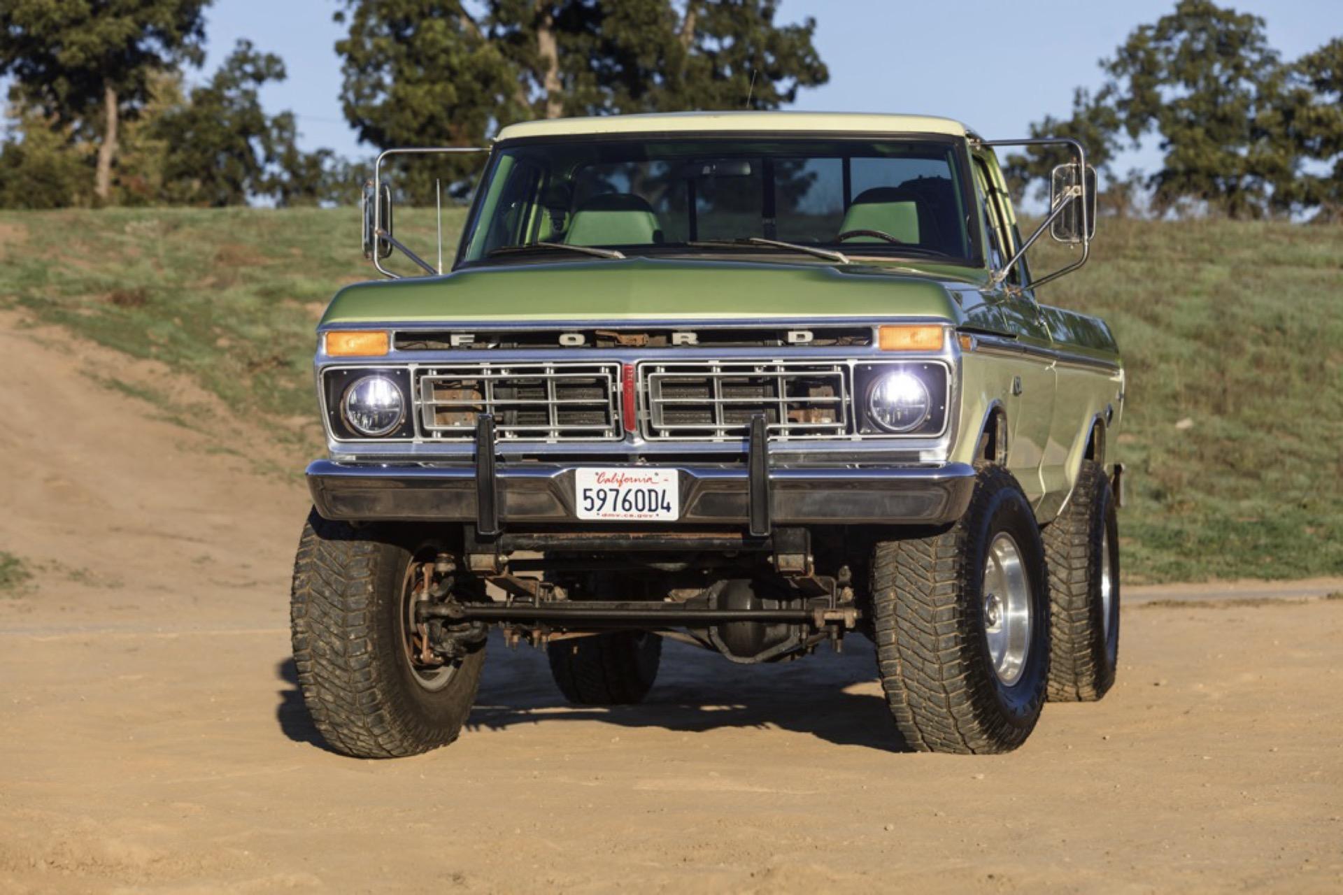 7.3L Turbo Diesel-Powered 1975 Ford F-250 4×4