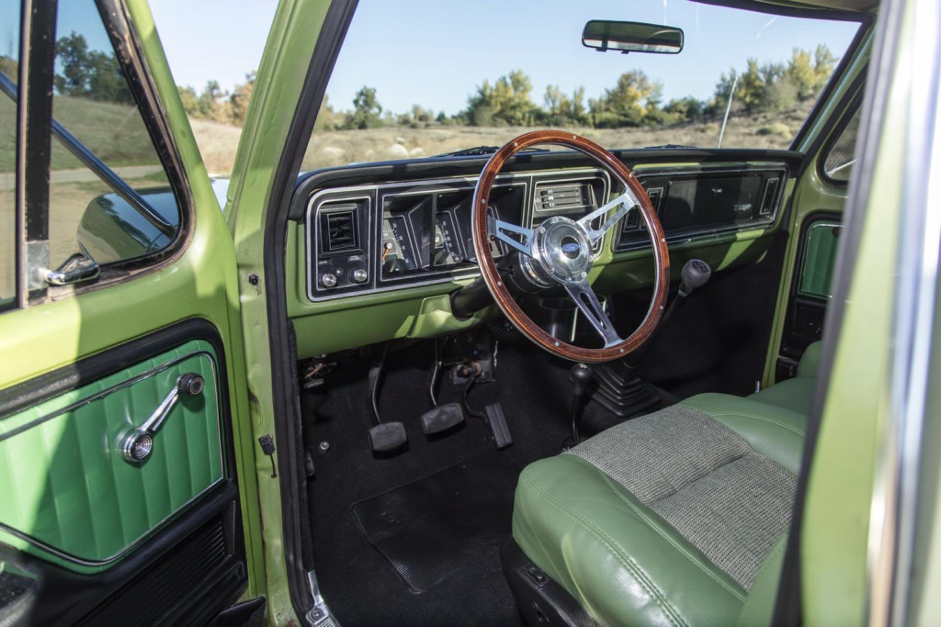 7.3L Turbo Diesel-Powered 1975 Ford F-250 4×4