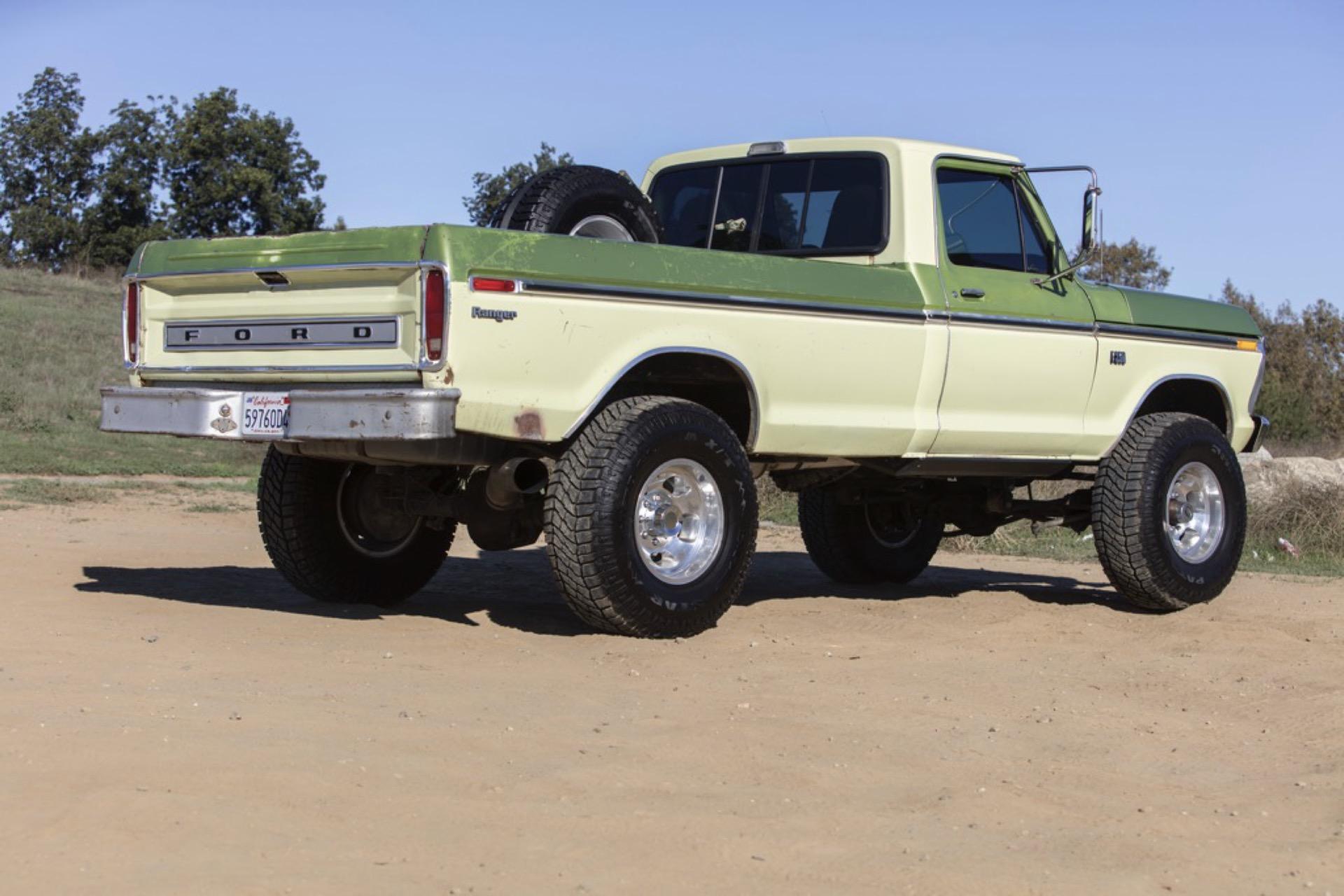 7.3L Turbo Diesel-Powered 1975 Ford F-250 4×4