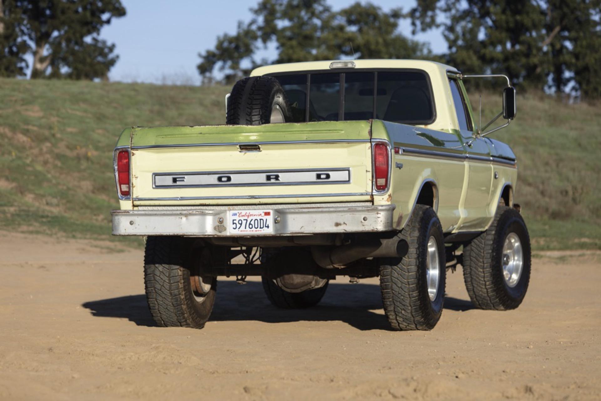 7.3L Turbo Diesel-Powered 1975 Ford F-250 4×4