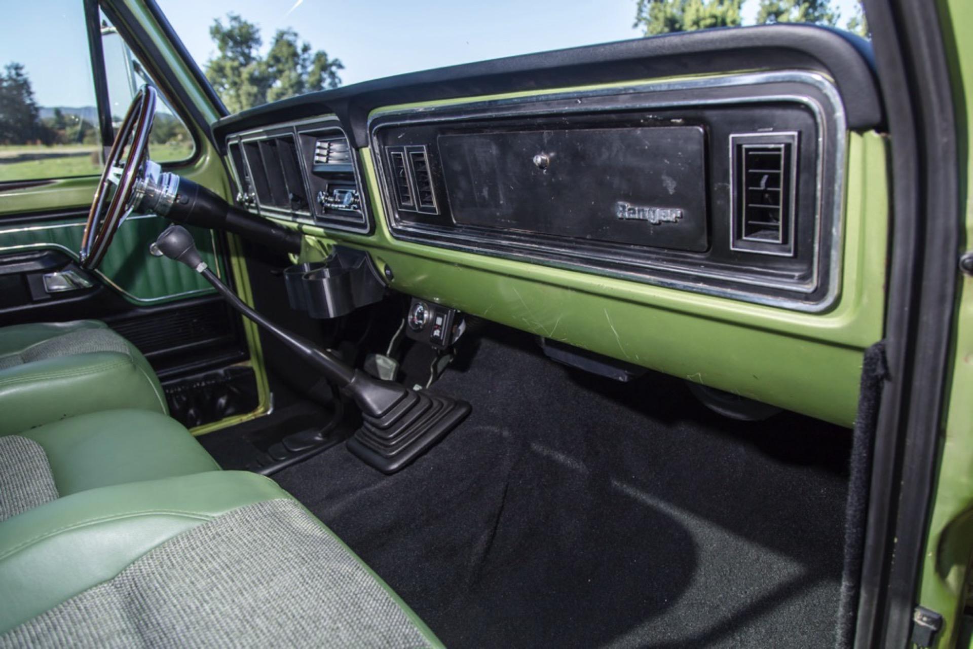 7.3L Turbo Diesel-Powered 1975 Ford F-250 4×4