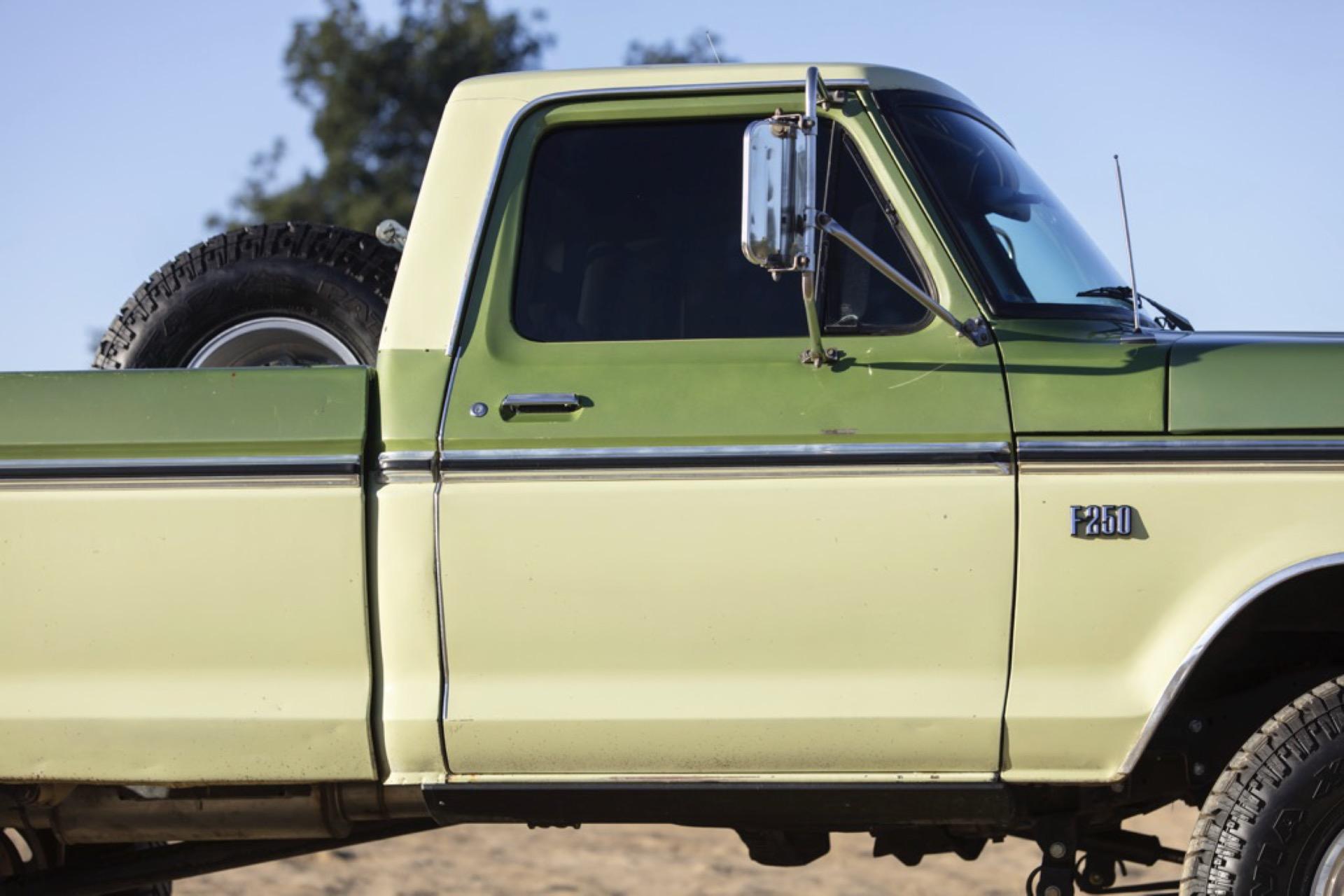 7.3L Turbo Diesel-Powered 1975 Ford F-250 4×4