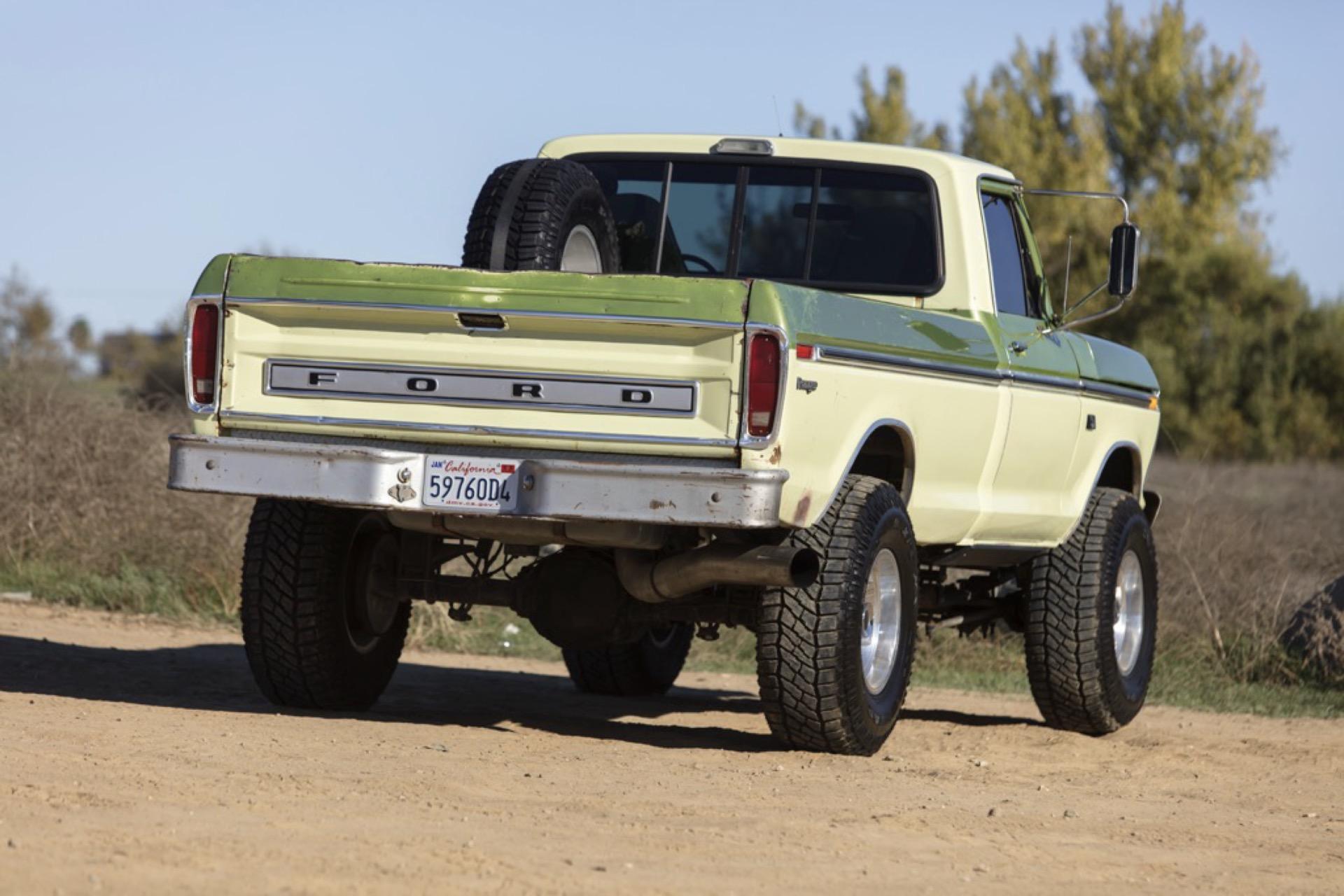 7.3L Turbo Diesel-Powered 1975 Ford F-250 4×4
