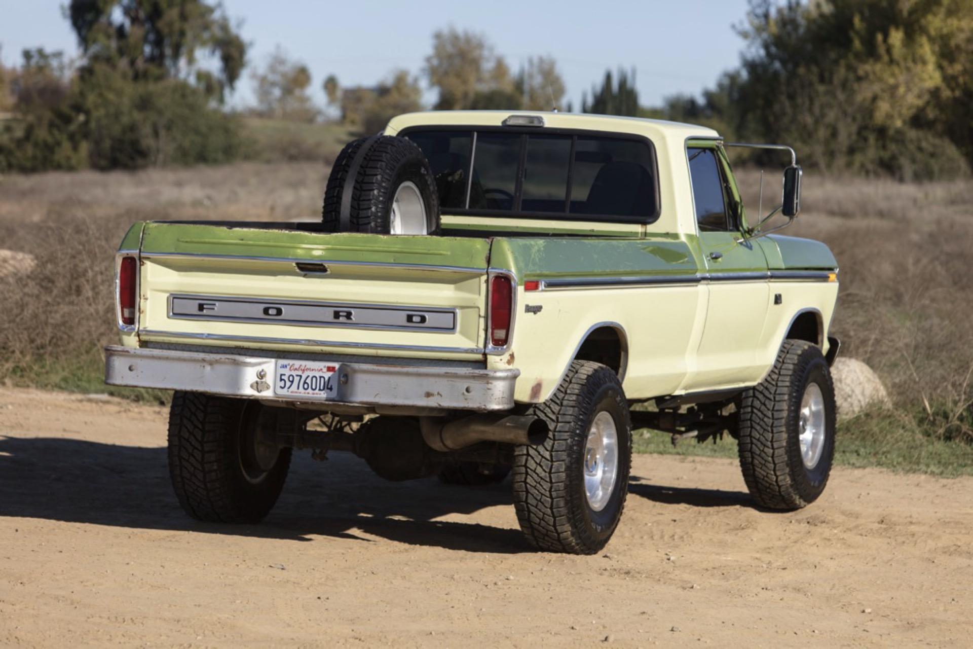 7.3L Turbo Diesel-Powered 1975 Ford F-250 4×4