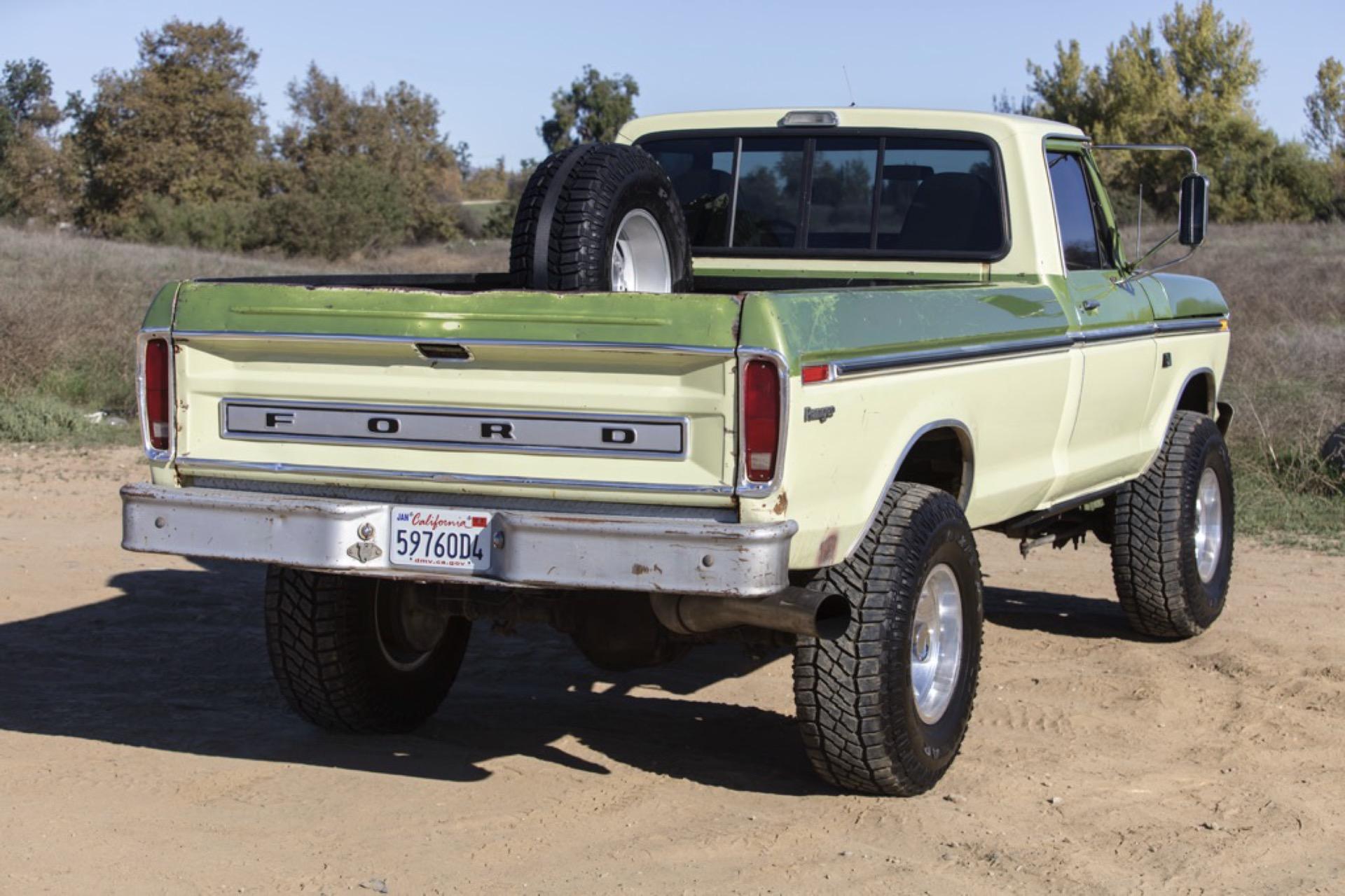 7.3L Turbo Diesel-Powered 1975 Ford F-250 4×4