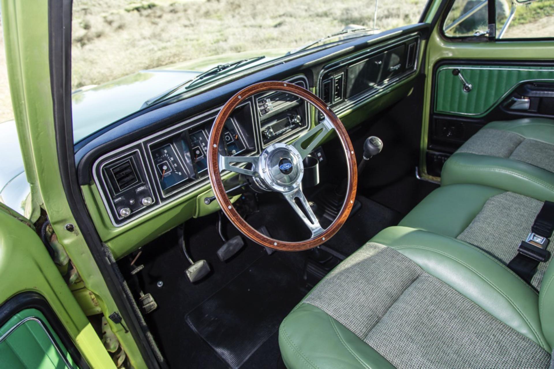 7.3L Turbo Diesel-Powered 1975 Ford F-250 4×4