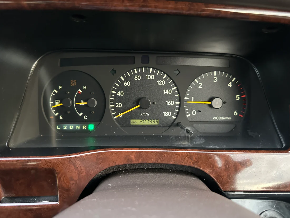 1999 Toyota HiAce Custom Living Saloon EX