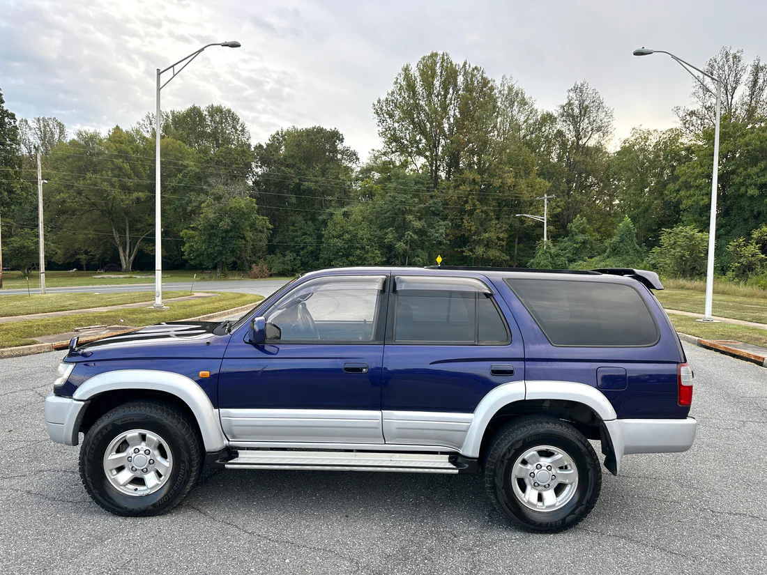 1996 Toyota Hilux Surf SSR-G - 2
