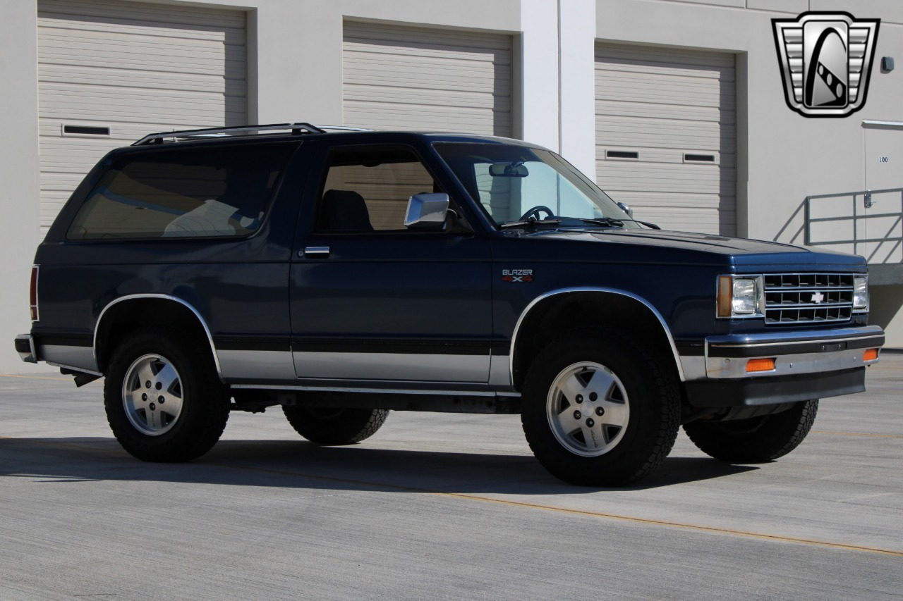 1988 Chevrolet S-10 Blazer - 3
