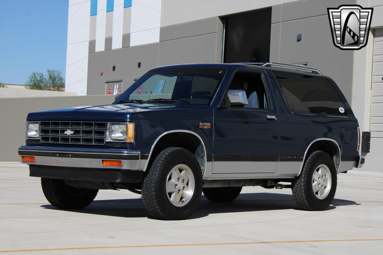 1988 Chevrolet S-10 Blazer - 2