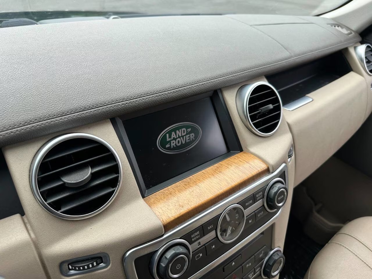 2016 Land Rover LR4