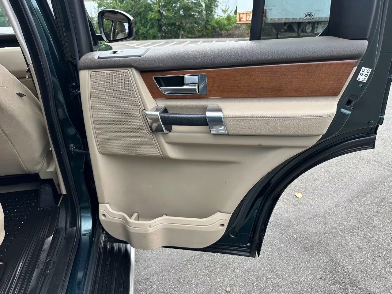 2016 Land Rover LR4