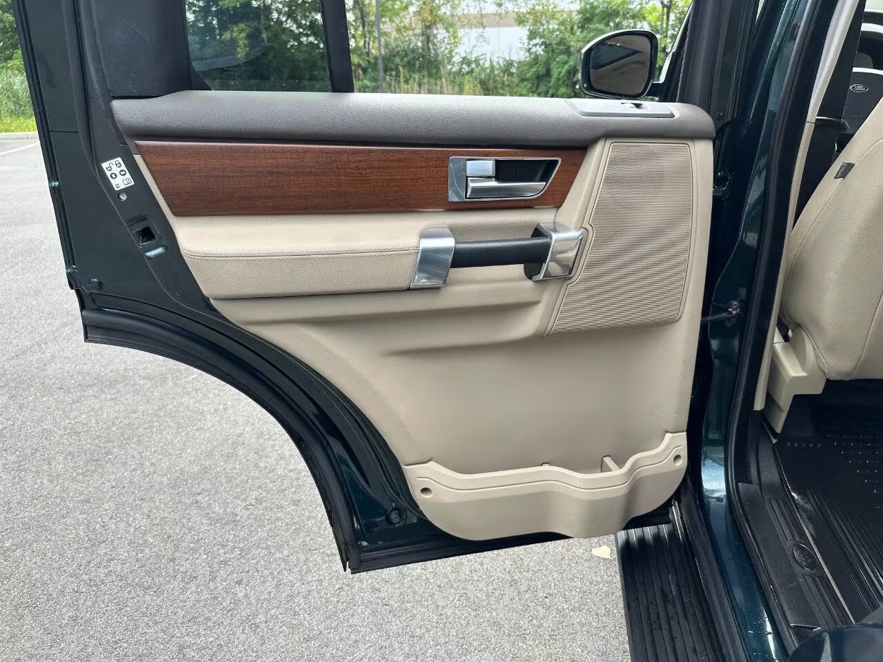 2016 Land Rover LR4