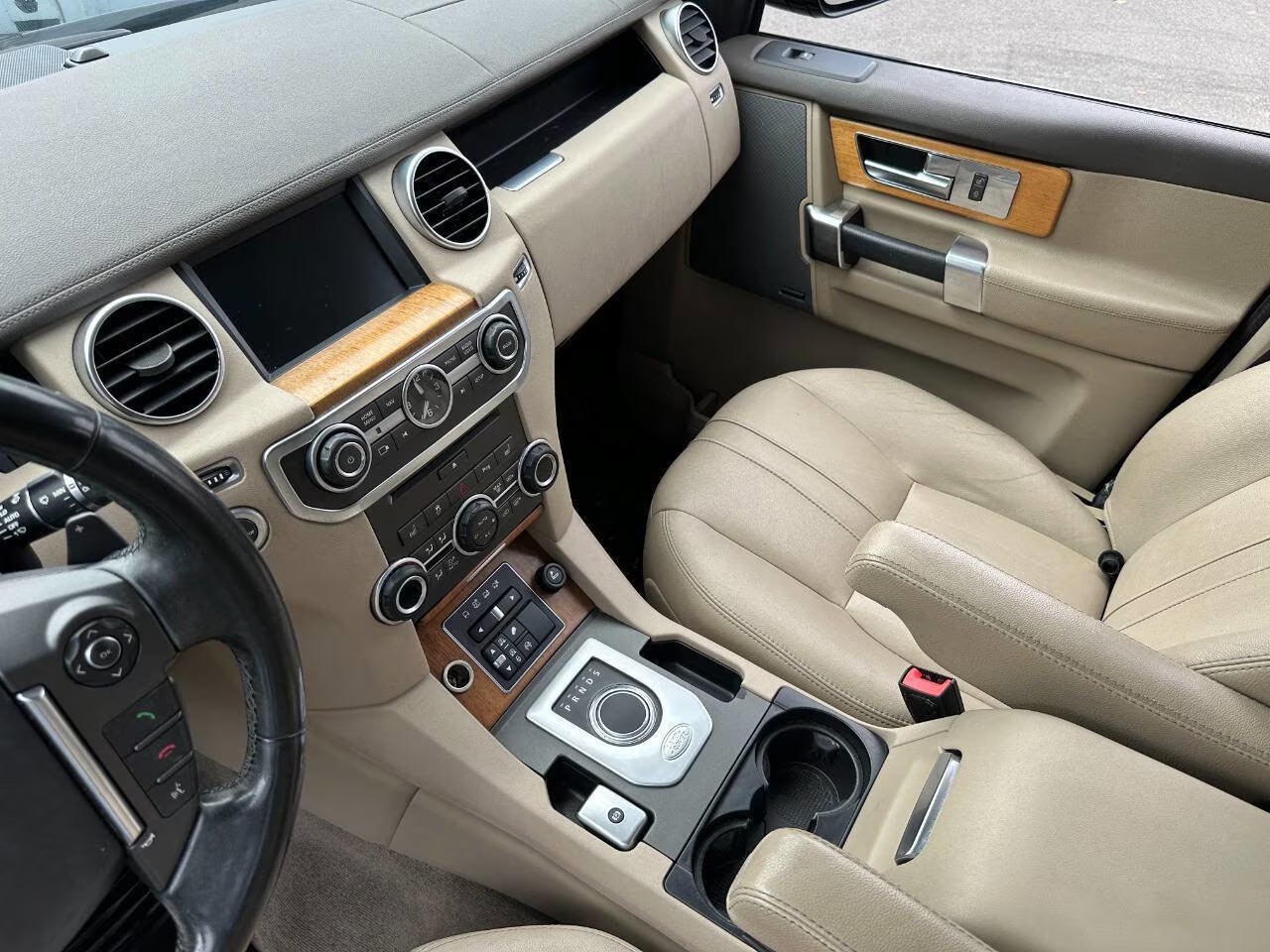 2016 Land Rover LR4