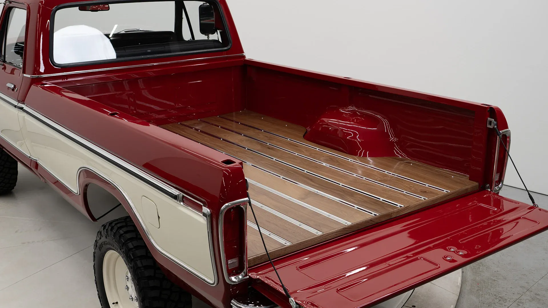 Velocity Heritage Series 1977 Ford F-250