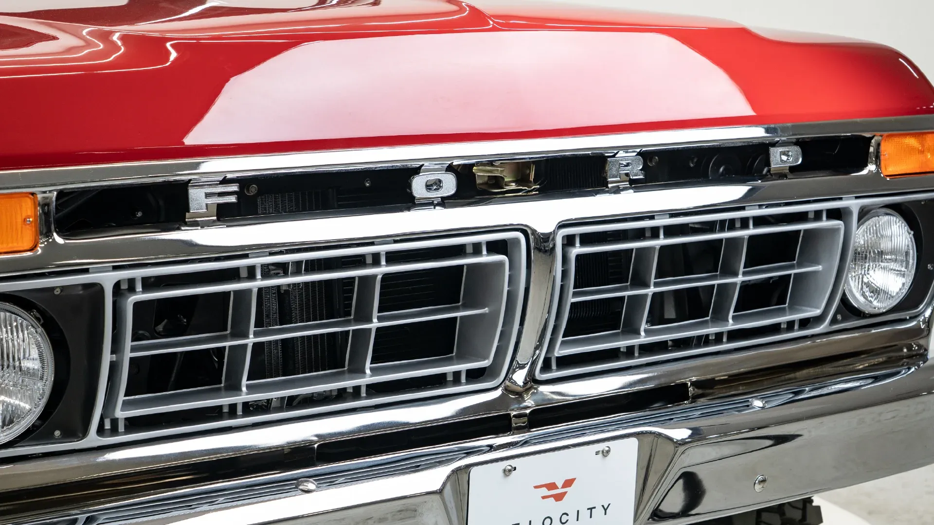 Velocity Heritage Series 1977 Ford F-250