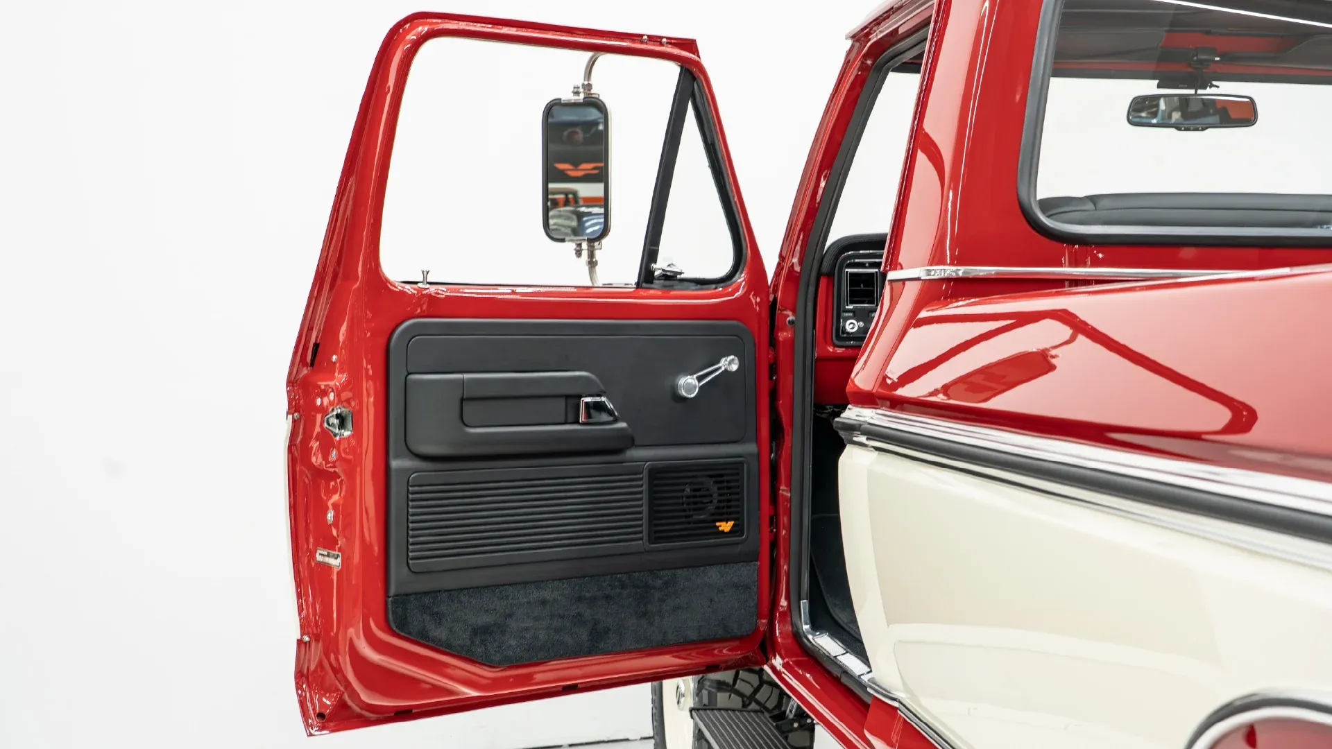 Velocity Heritage Series 1977 Ford F-250