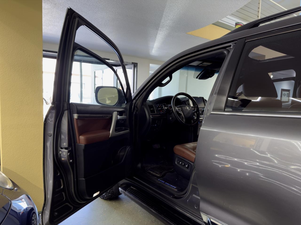 2018 Toyota Land Cruiser