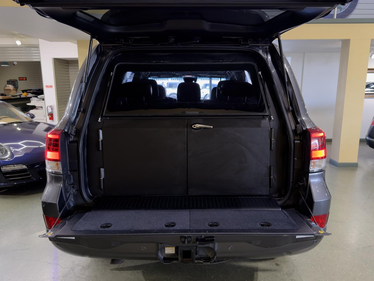 2018 Toyota Land Cruiser