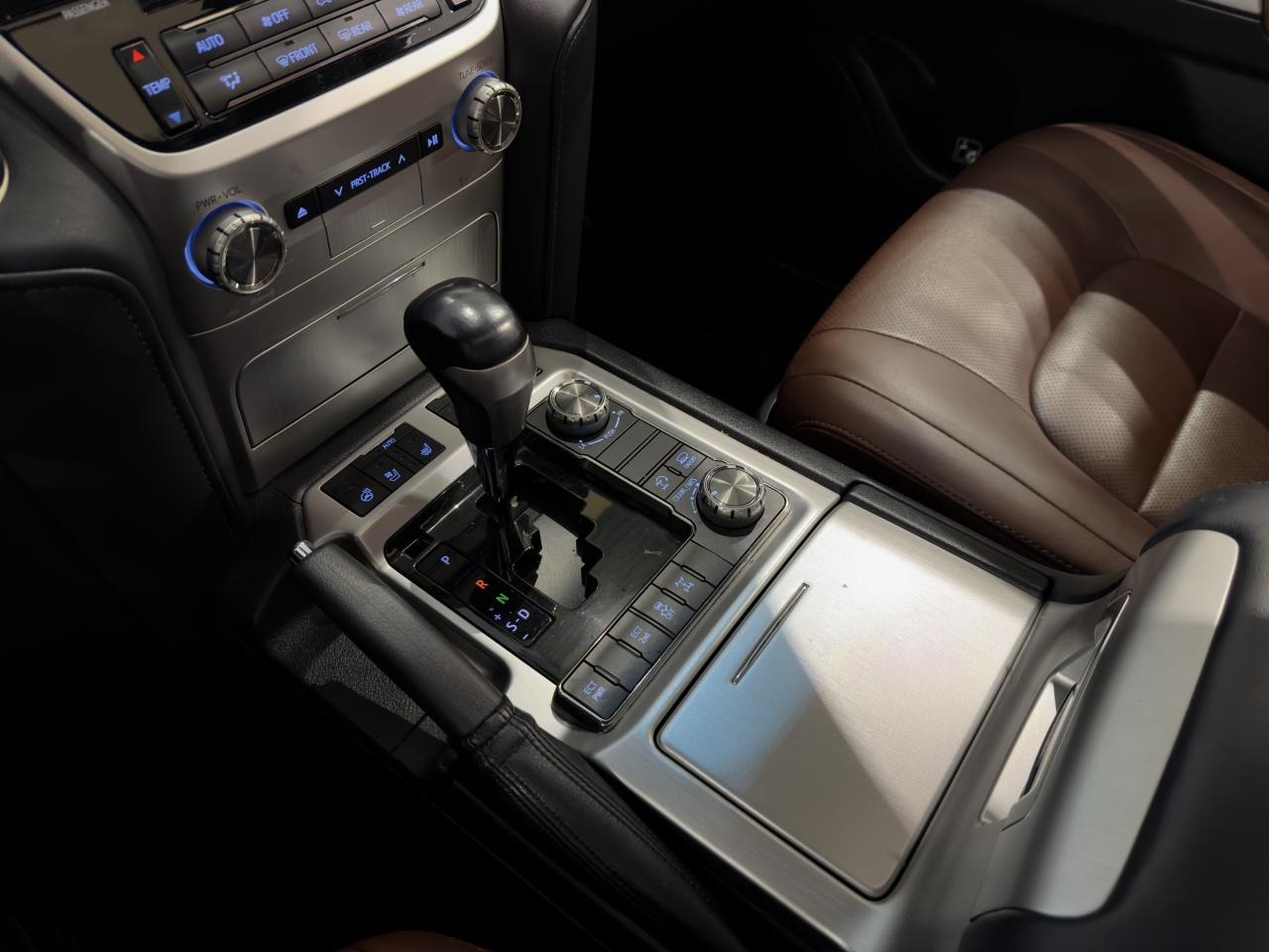 2018 Toyota Land Cruiser