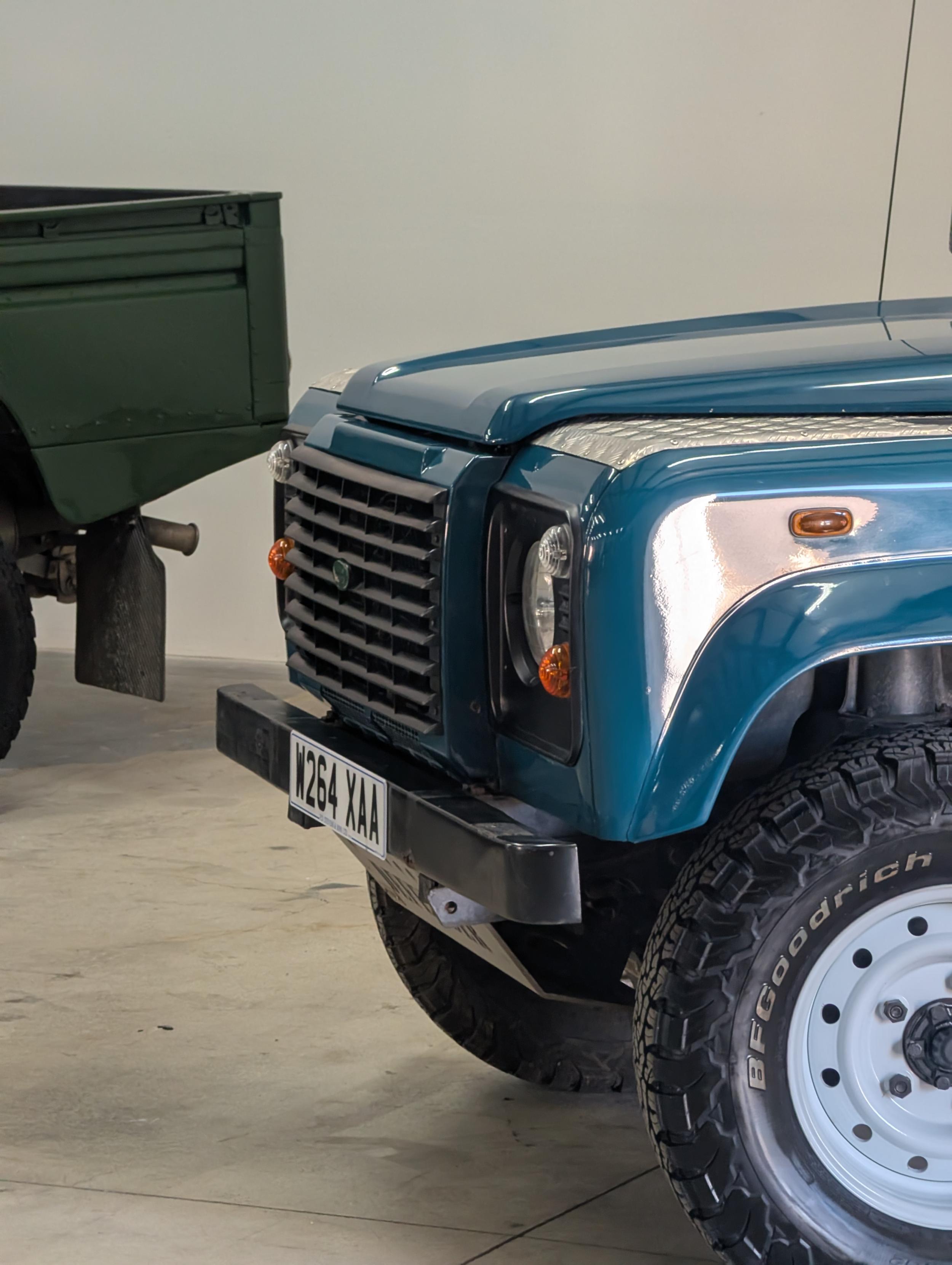 2000 Land Rover Defender 90 2.8i