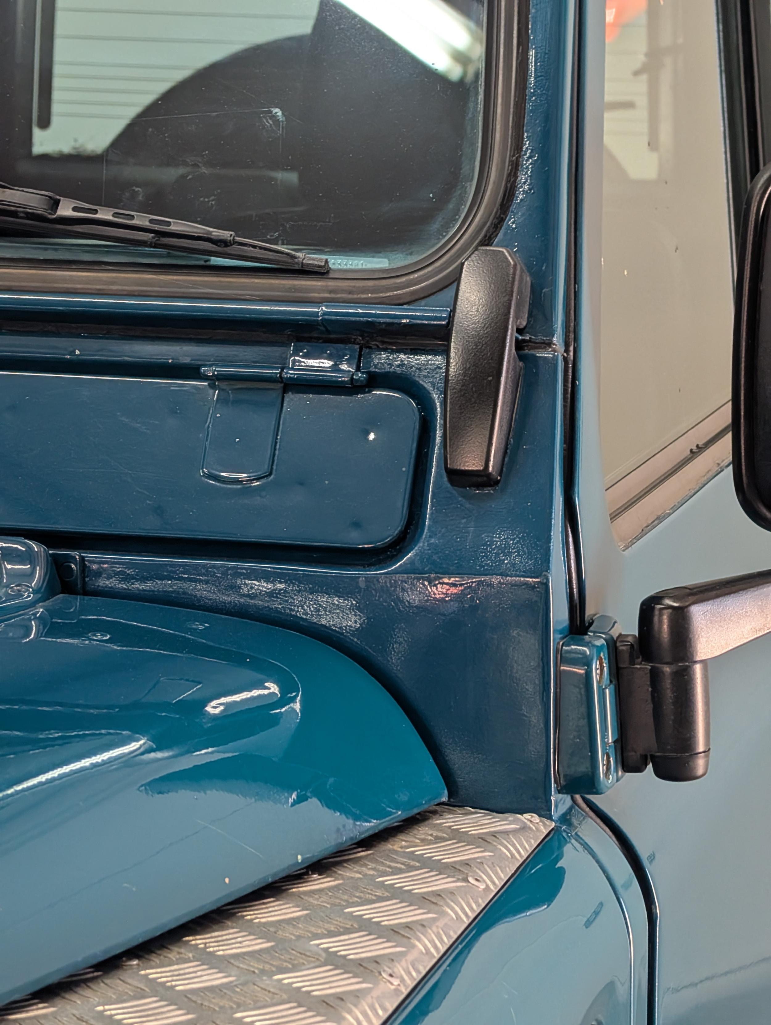 2000 Land Rover Defender 90 2.8i