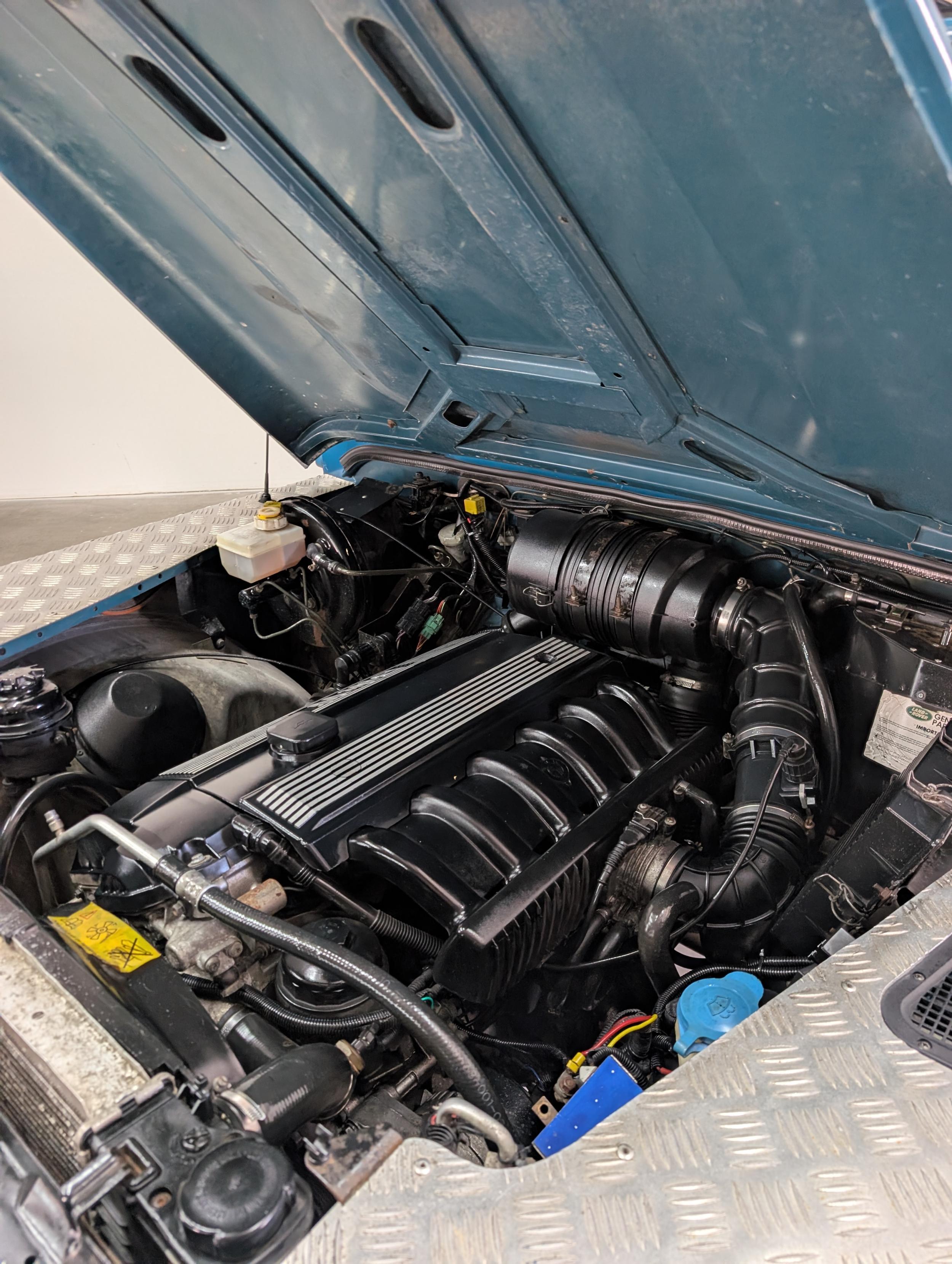 2000 Land Rover Defender 90 2.8i